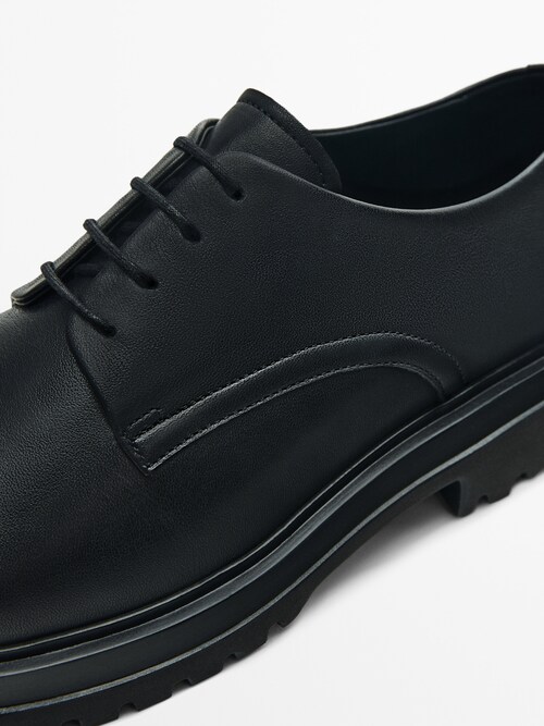 Black derby shoes · Black · Shoes | Massimo Dutti