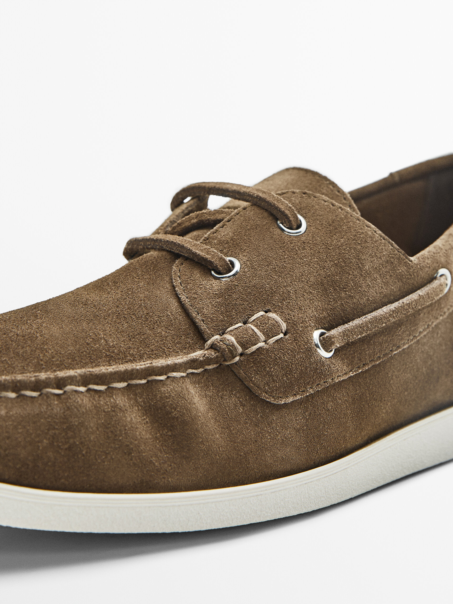 Split suede deck shoes Mink Shoes Massimo Dutti