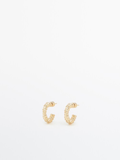 Noord Amerika voetstuk Acteur Small textured gold-plated hoop earrings - Massimo Dutti TAIWAN, CHINA /  中国台湾