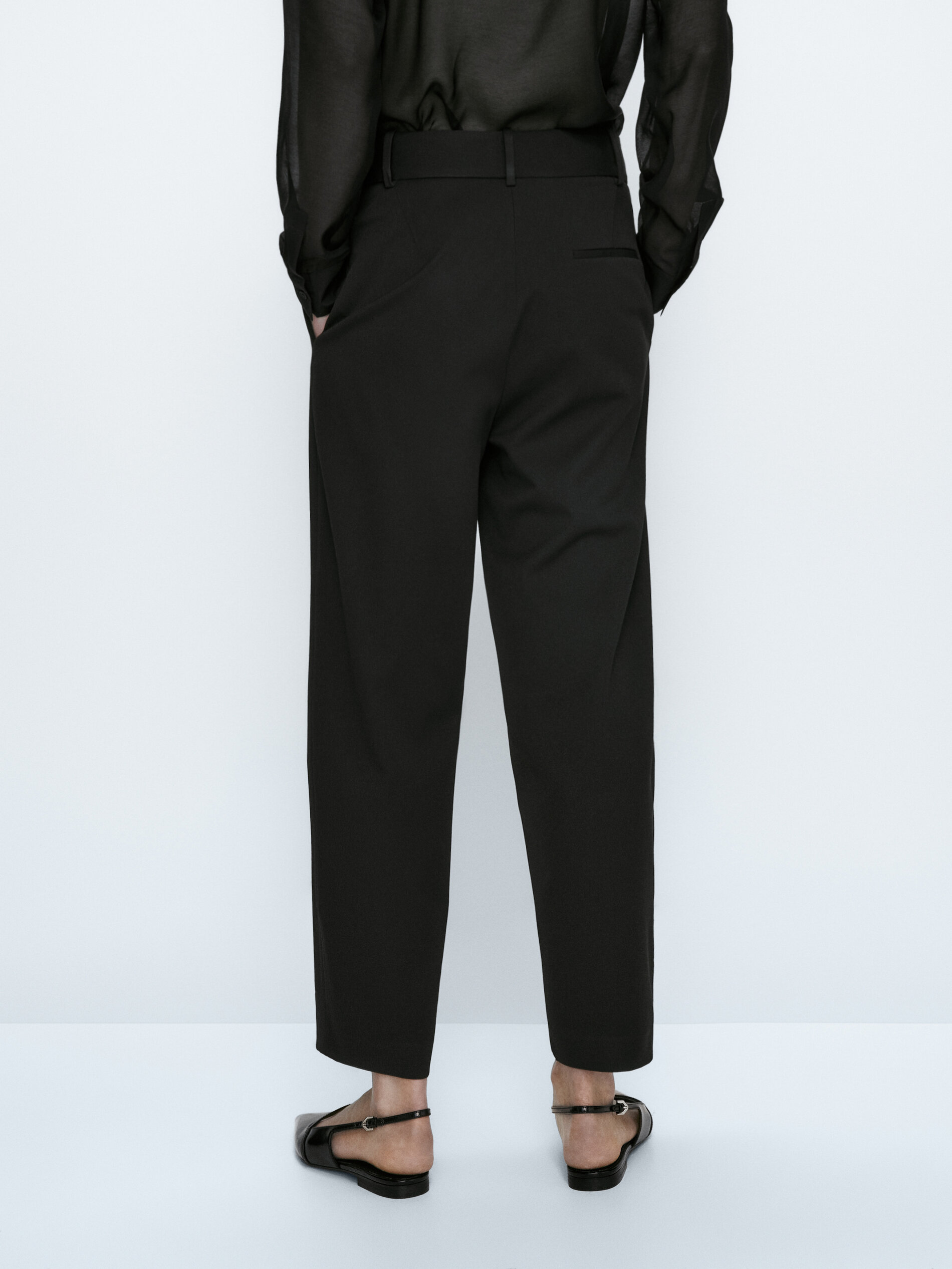 Black Regular Fit Plover Crinkle Cropped Trousers  shagun designs
