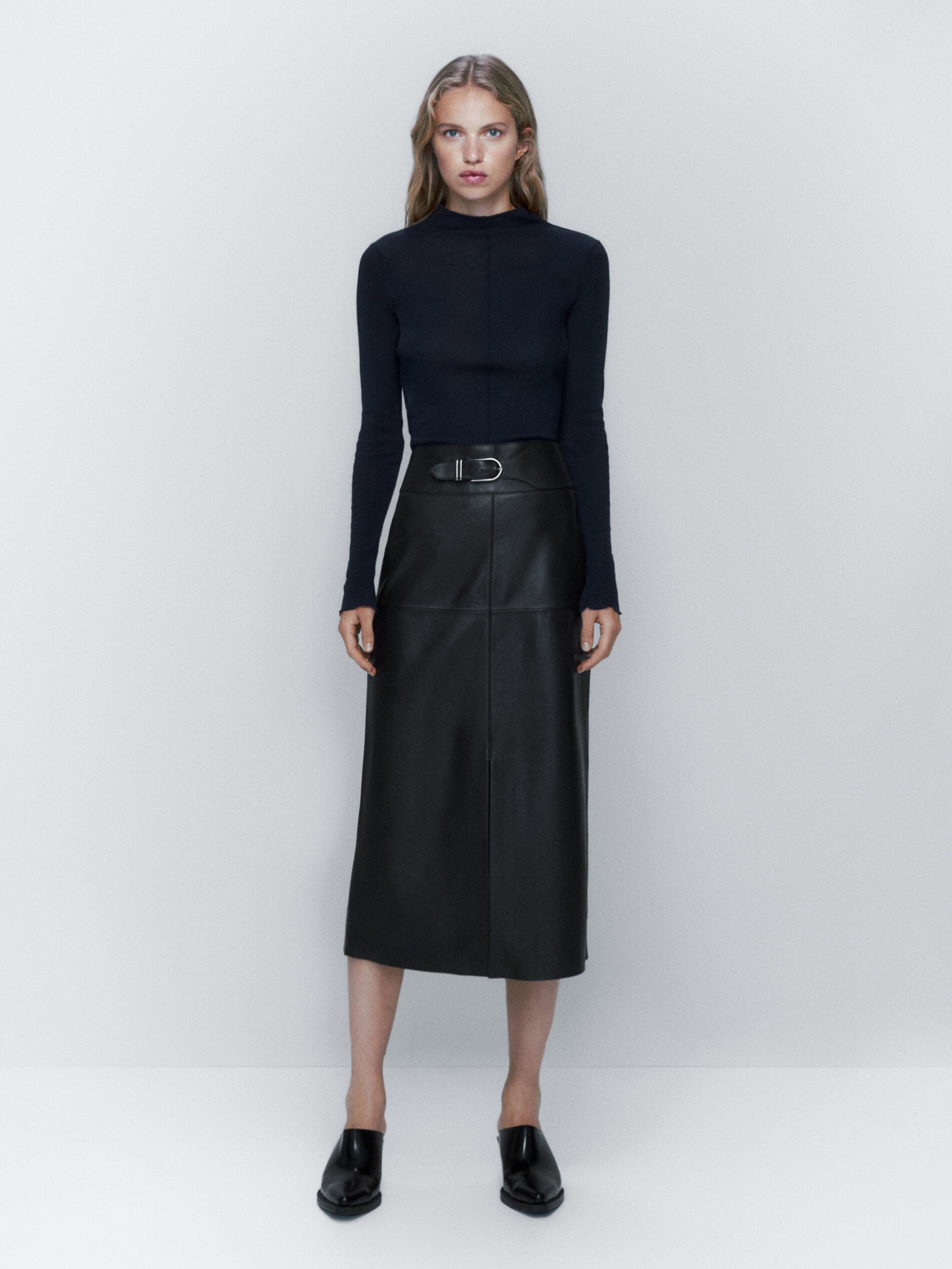 Falda piel hebilla - Massimo Dutti Worldwide