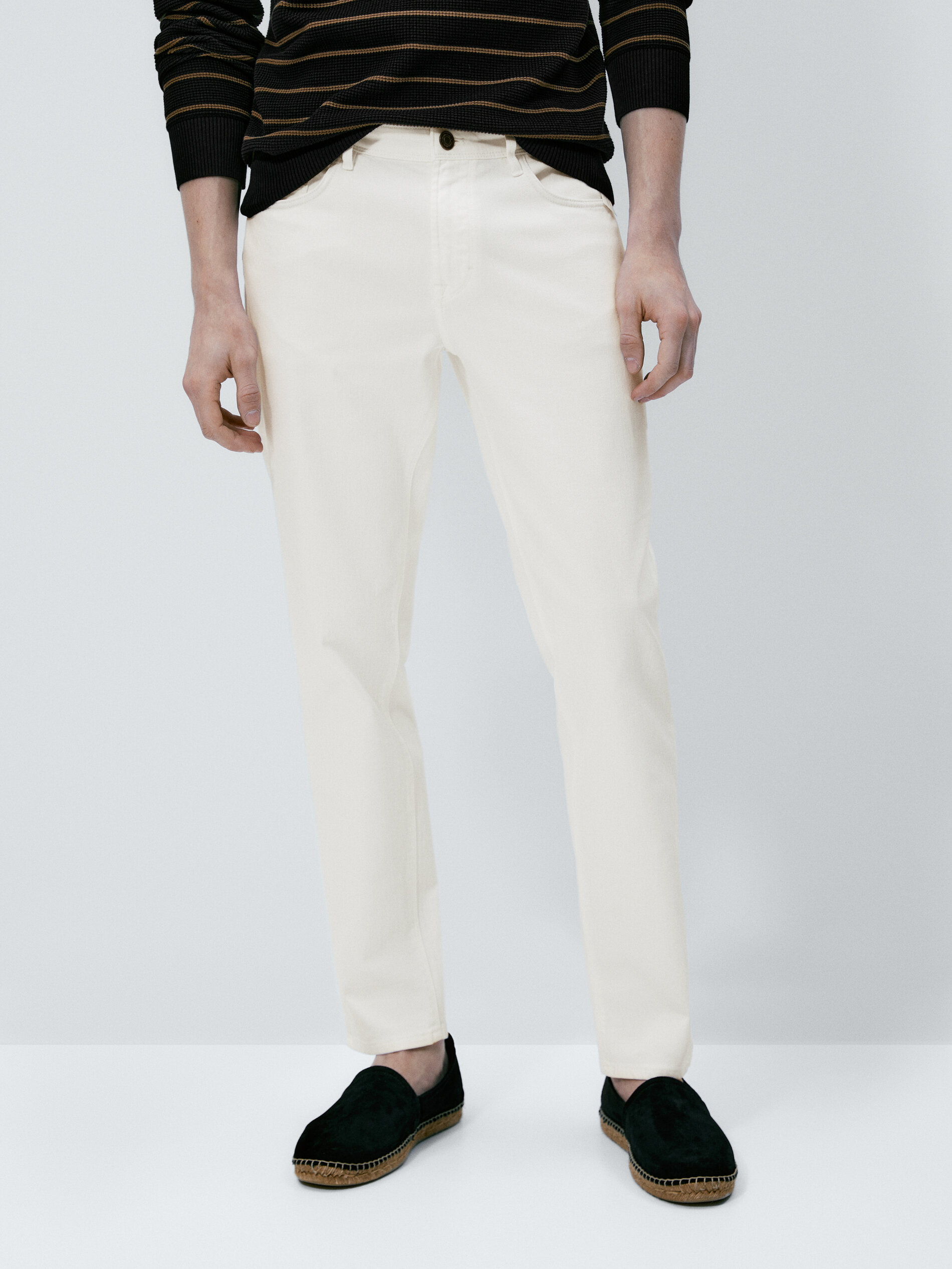 How to style white jeans  the trousers to be seen in this spring