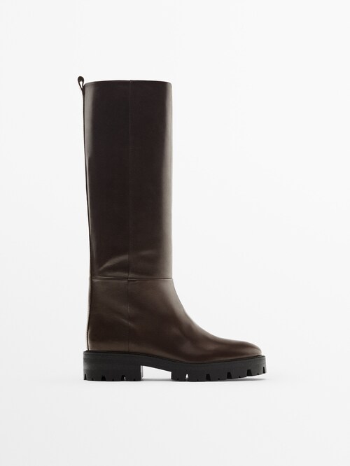 fabrik konkurrenter en lille Flat leather boots with track soles - Massimo Dutti Worldwide