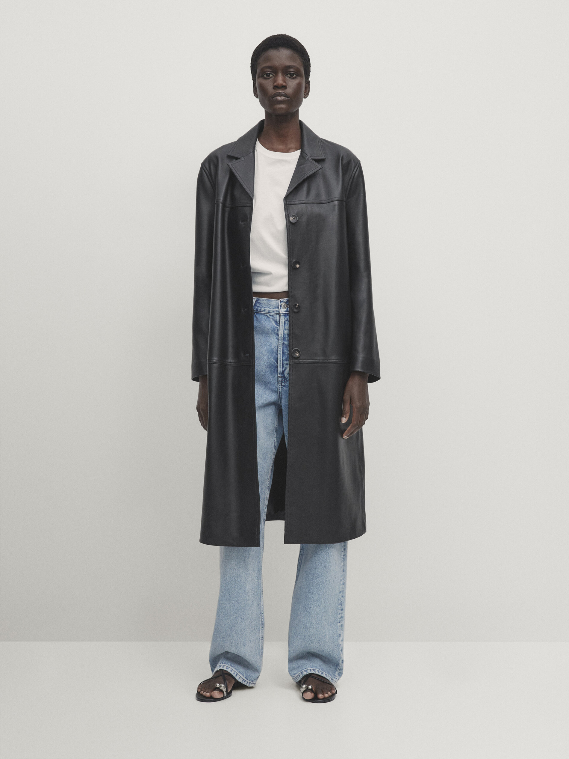 Long straight fit nappa leather coat · Black · Skirts | Massimo Dutti