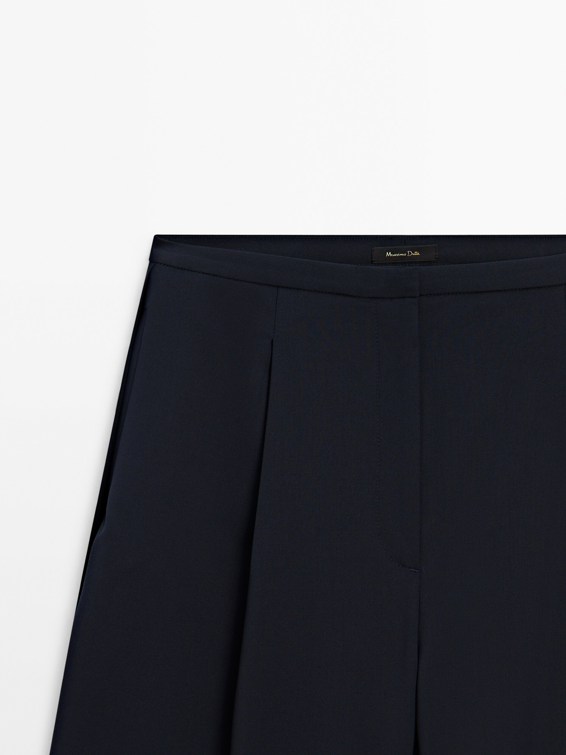 Navy blue bermuda shorts top
