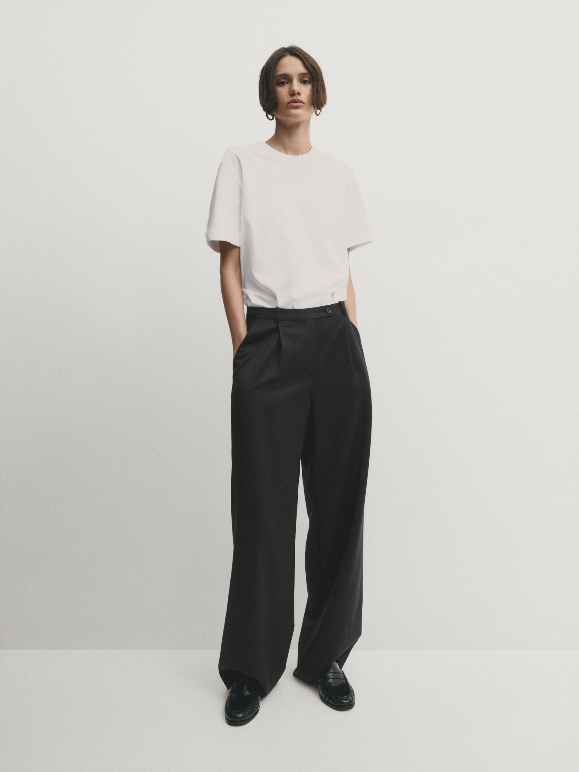 Loose fit: Trousers with cut-out - black | s.Oliver