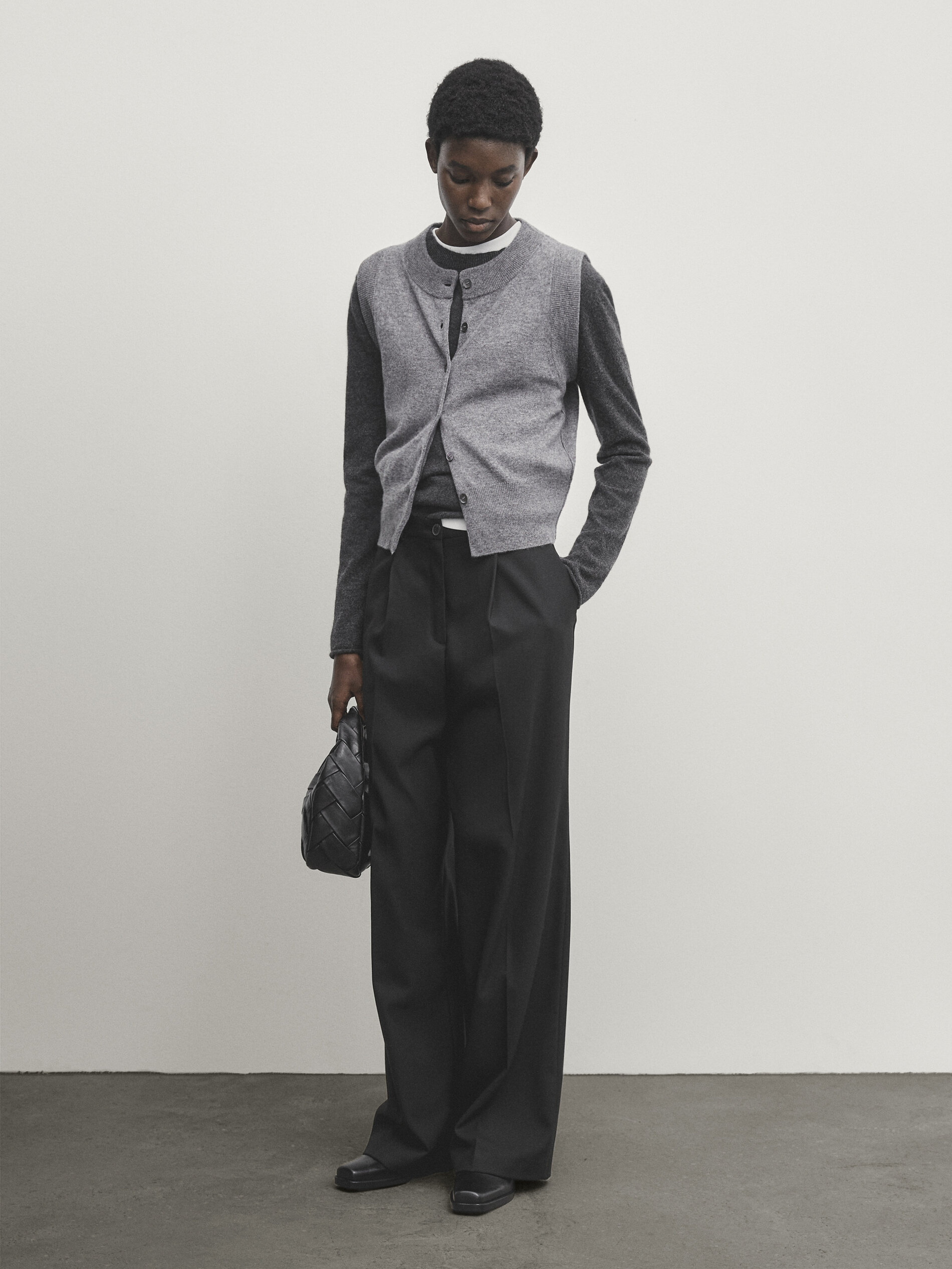 Relaxed dressy trousers - Dark Grey - Monki
