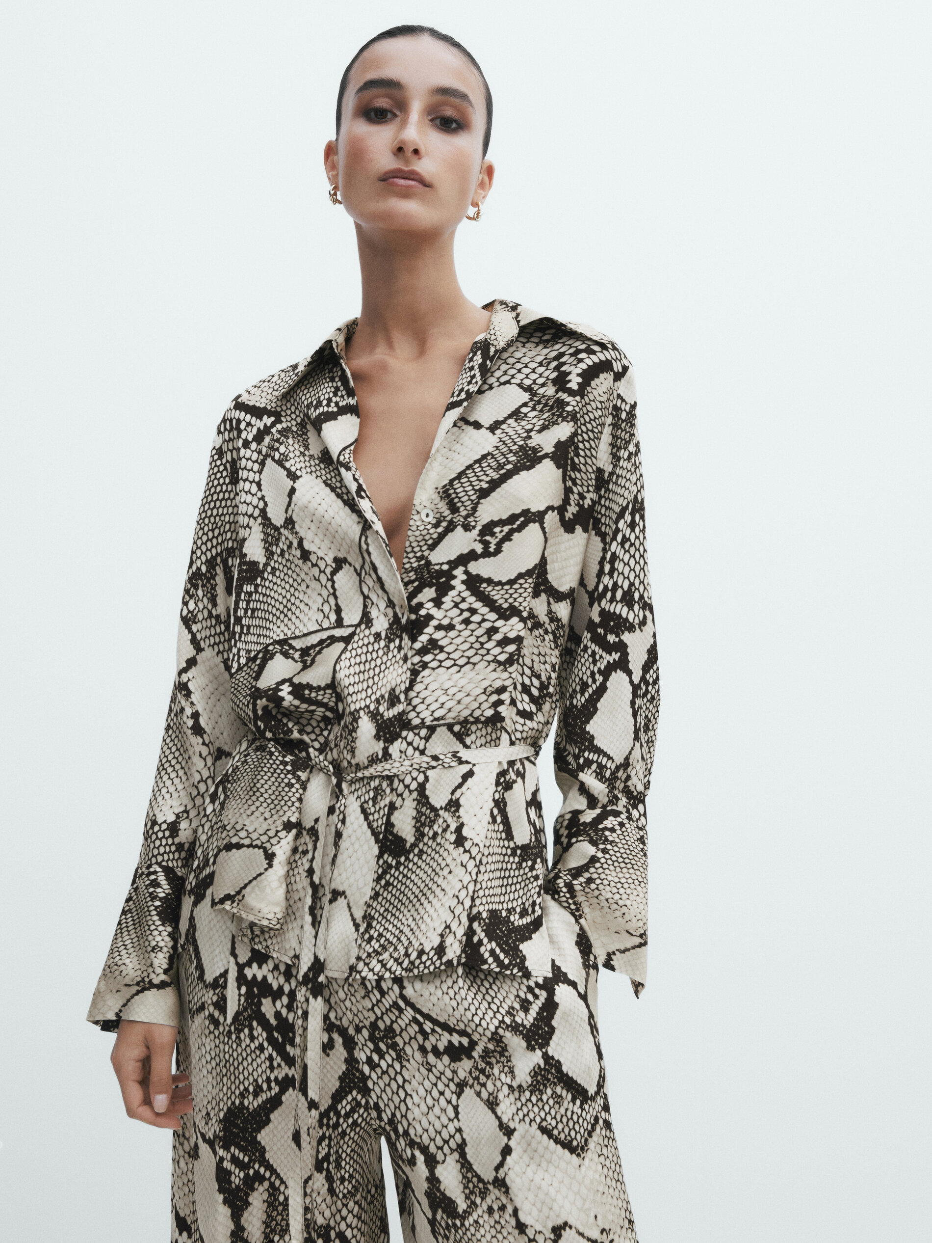 Flowing snakeskin print oversize blouse Ivory Shirts Massimo