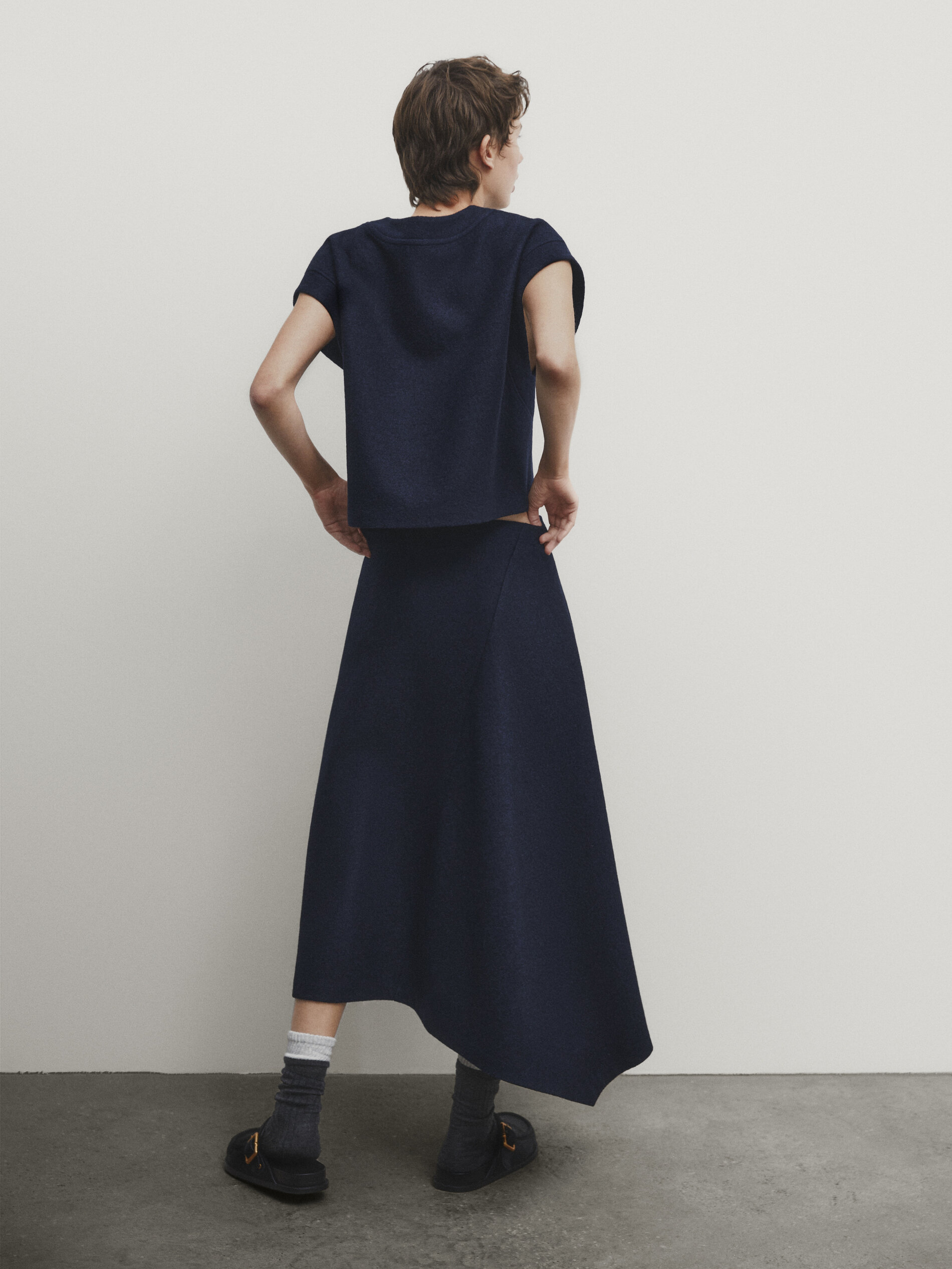 Jupe outlet midi asymétrique