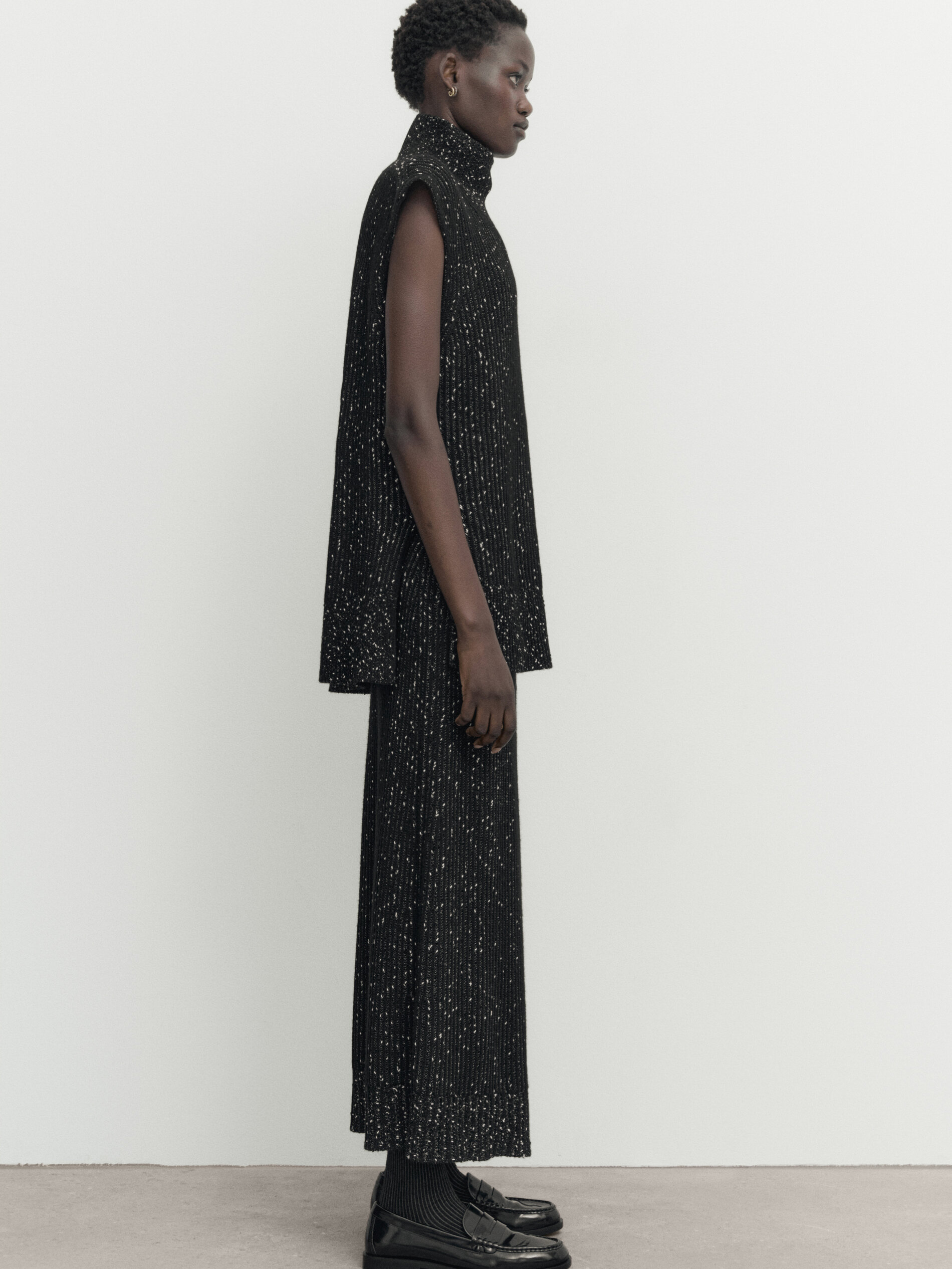 Long moulin knit skirt