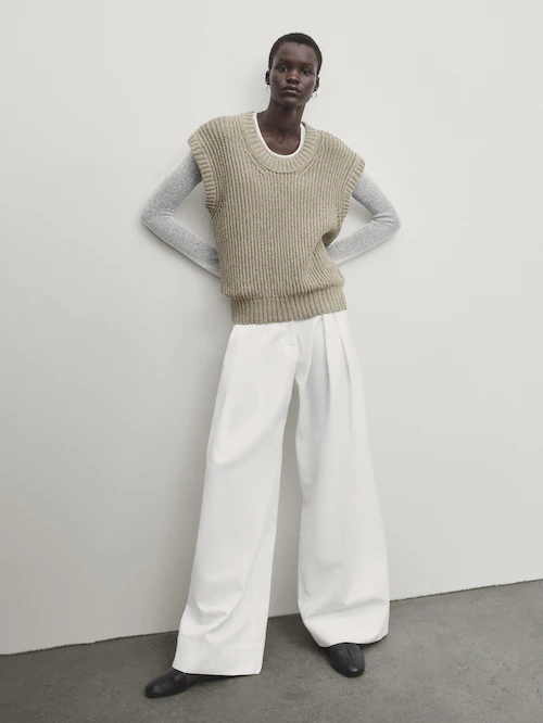 마시모두띠 Massimo Dutti Knit vest with a crew neck and ribbed detail
