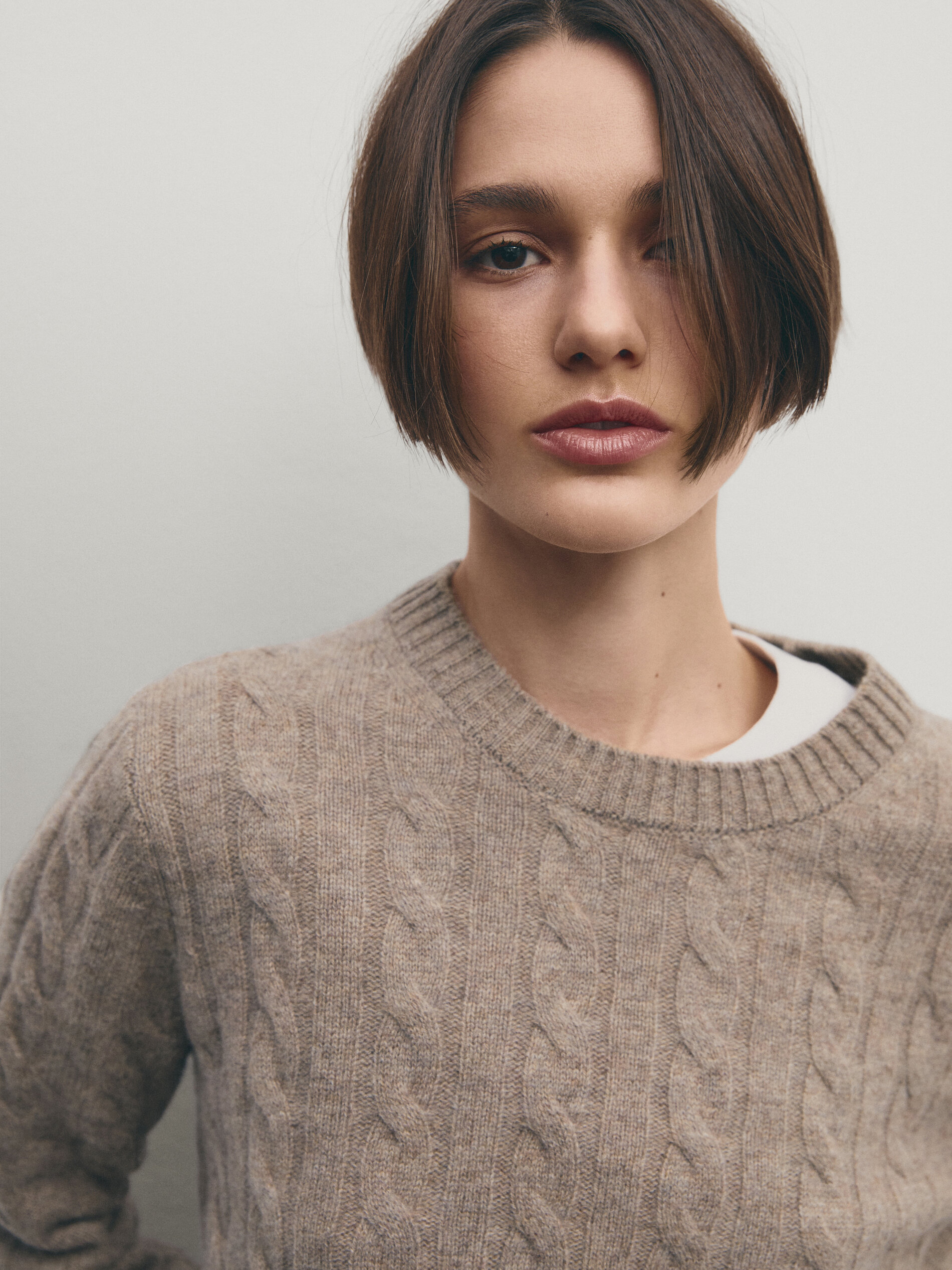 Crew neck cable knit sweater