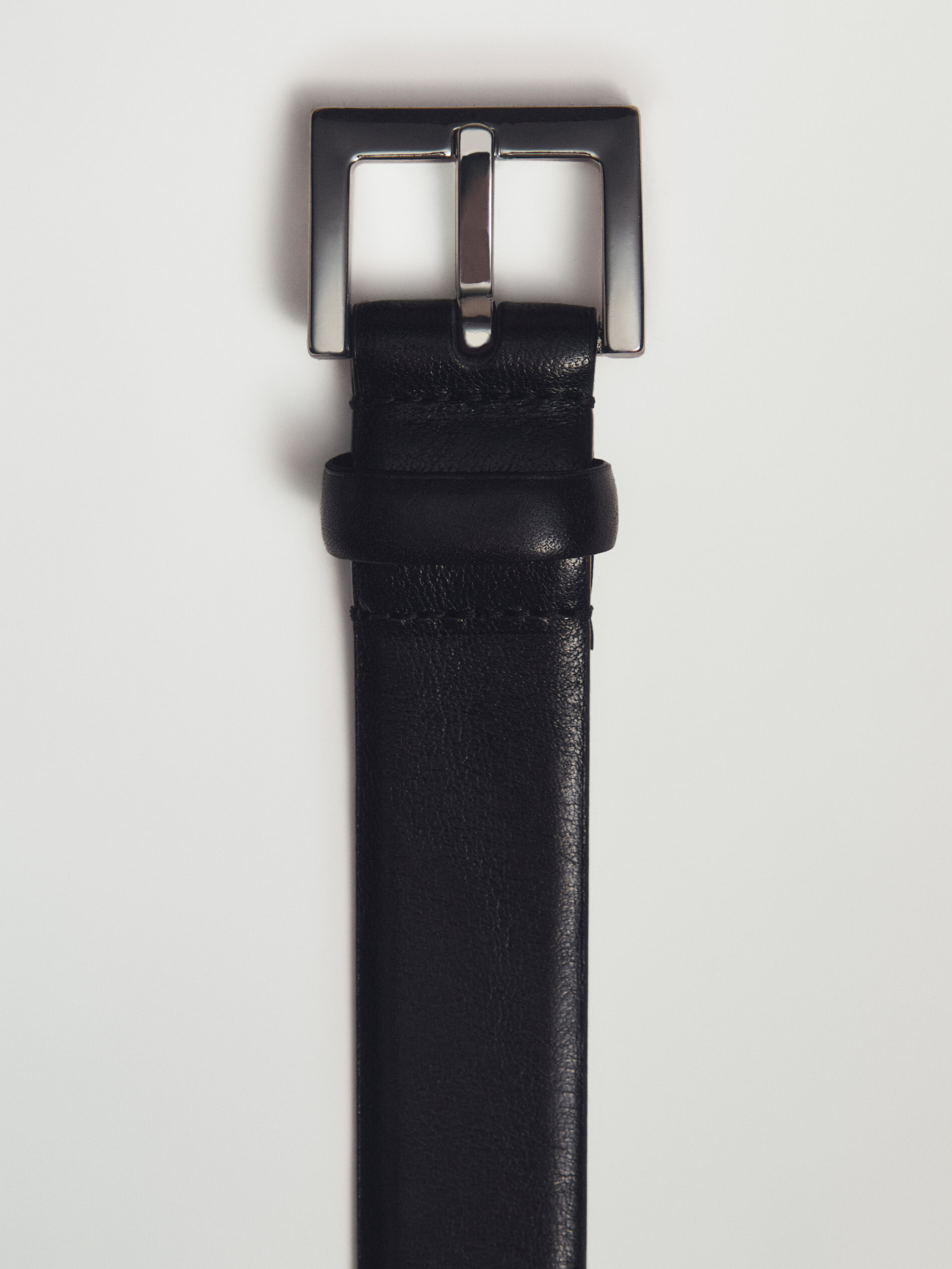 Buckle black store