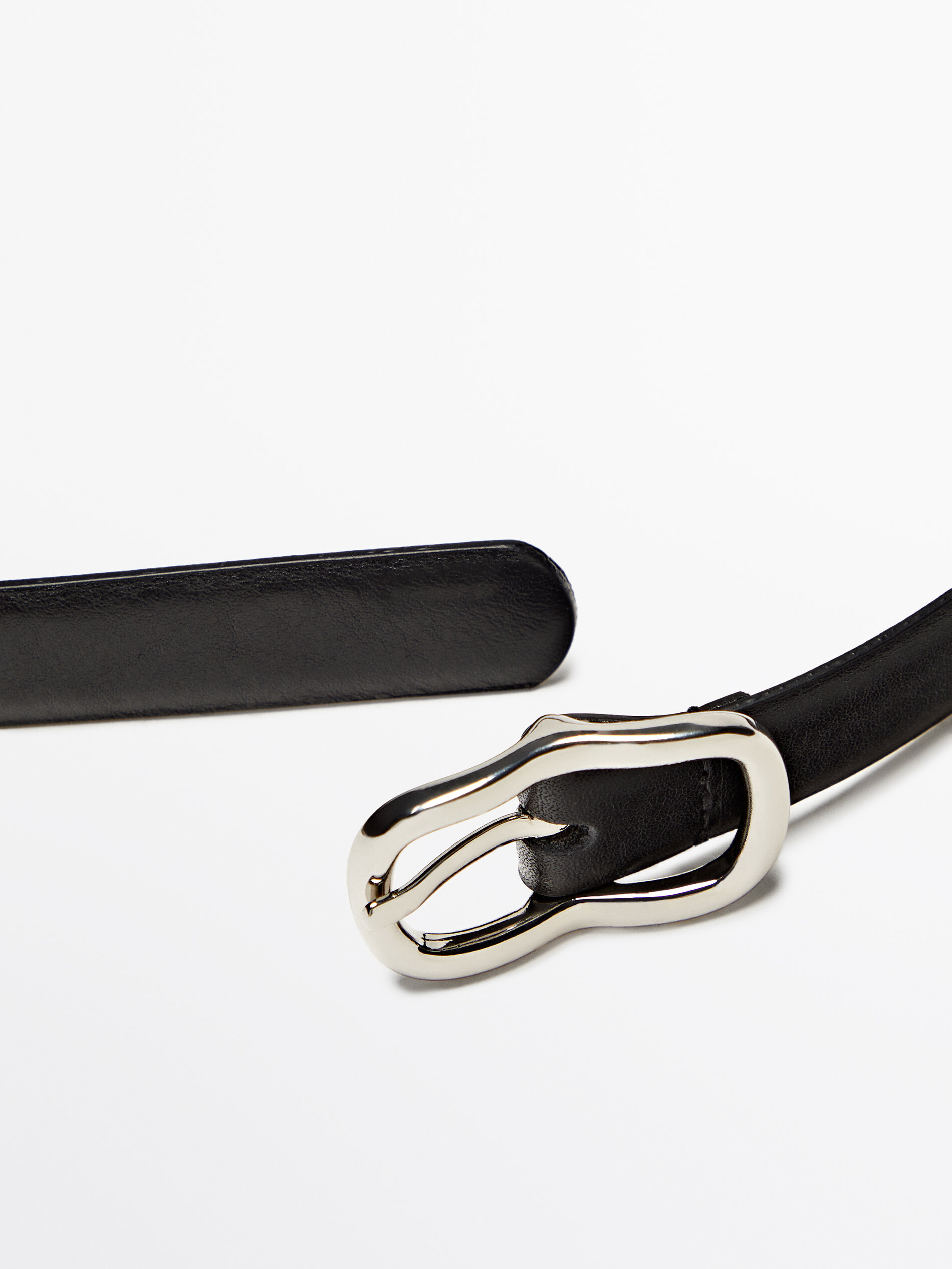 Buckle outlet