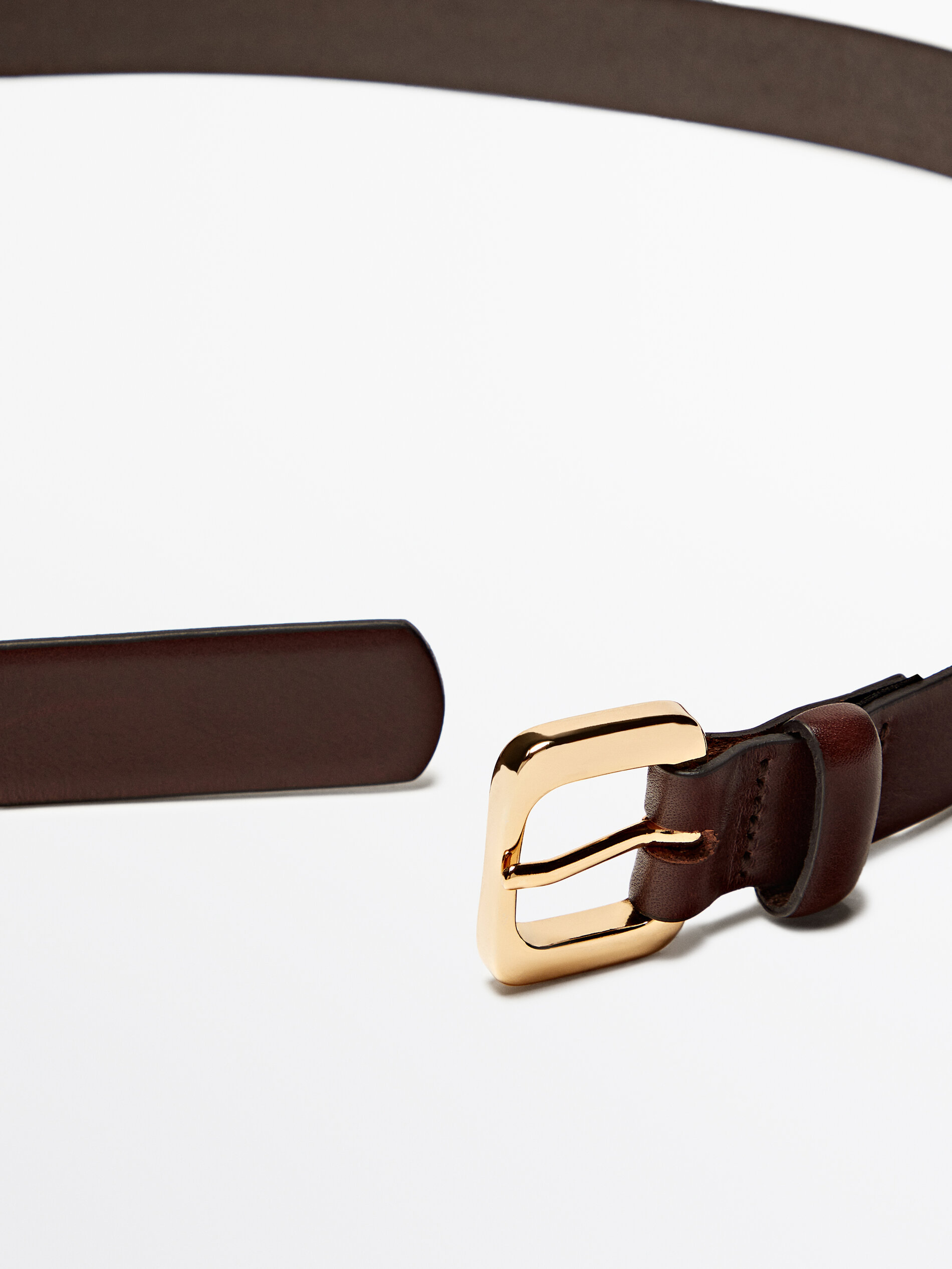 Ceinture en cuir avec boucle ronde