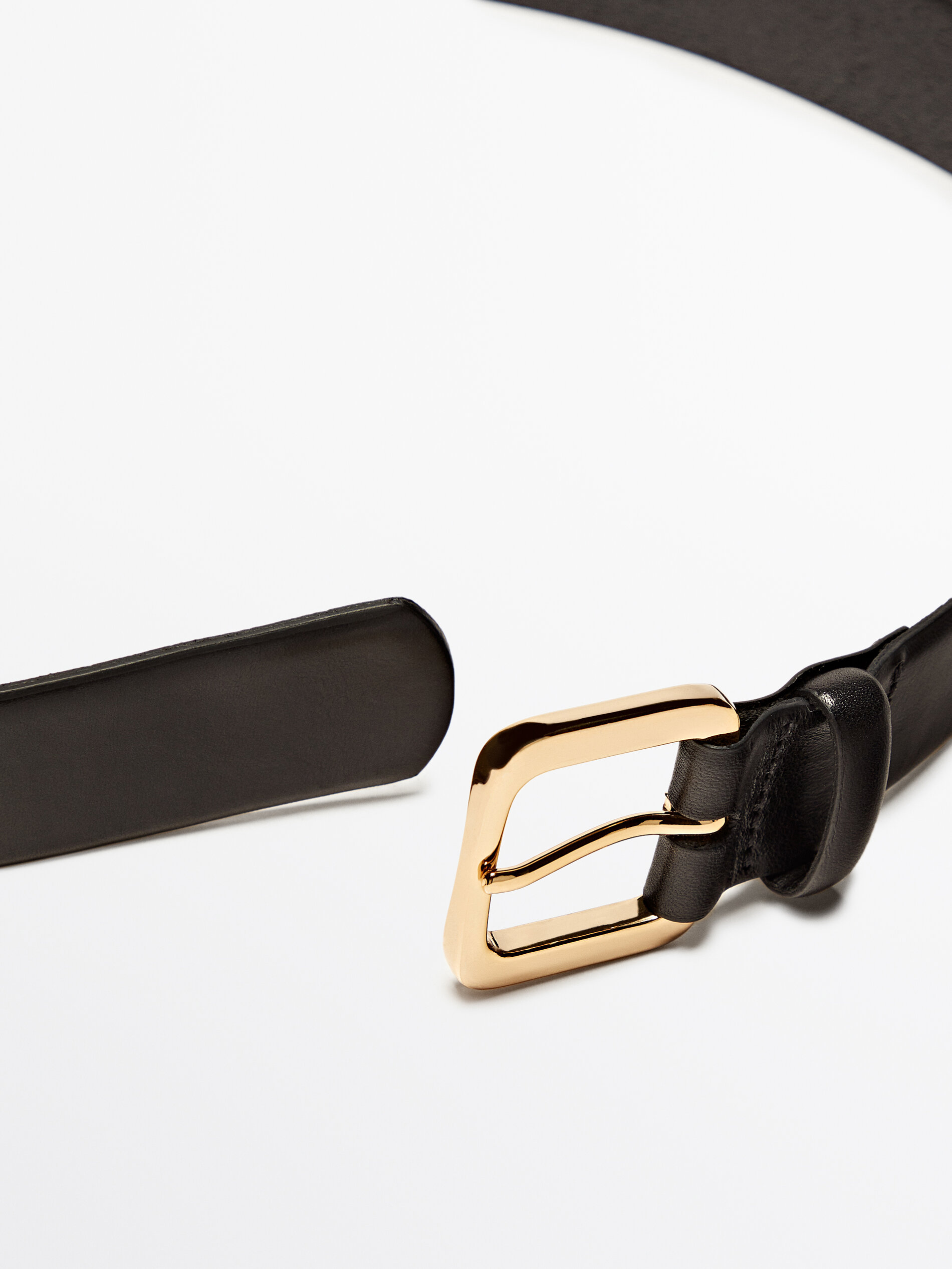 Ceinture en cuir avec boucle ronde