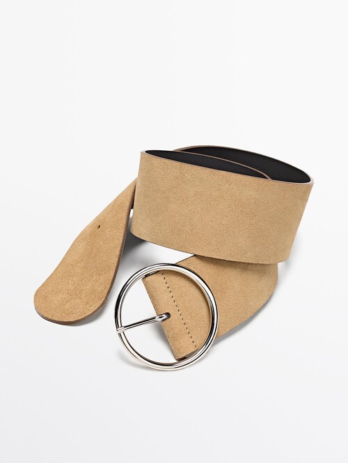 Leather belt with round buckle · Sand · Accessories