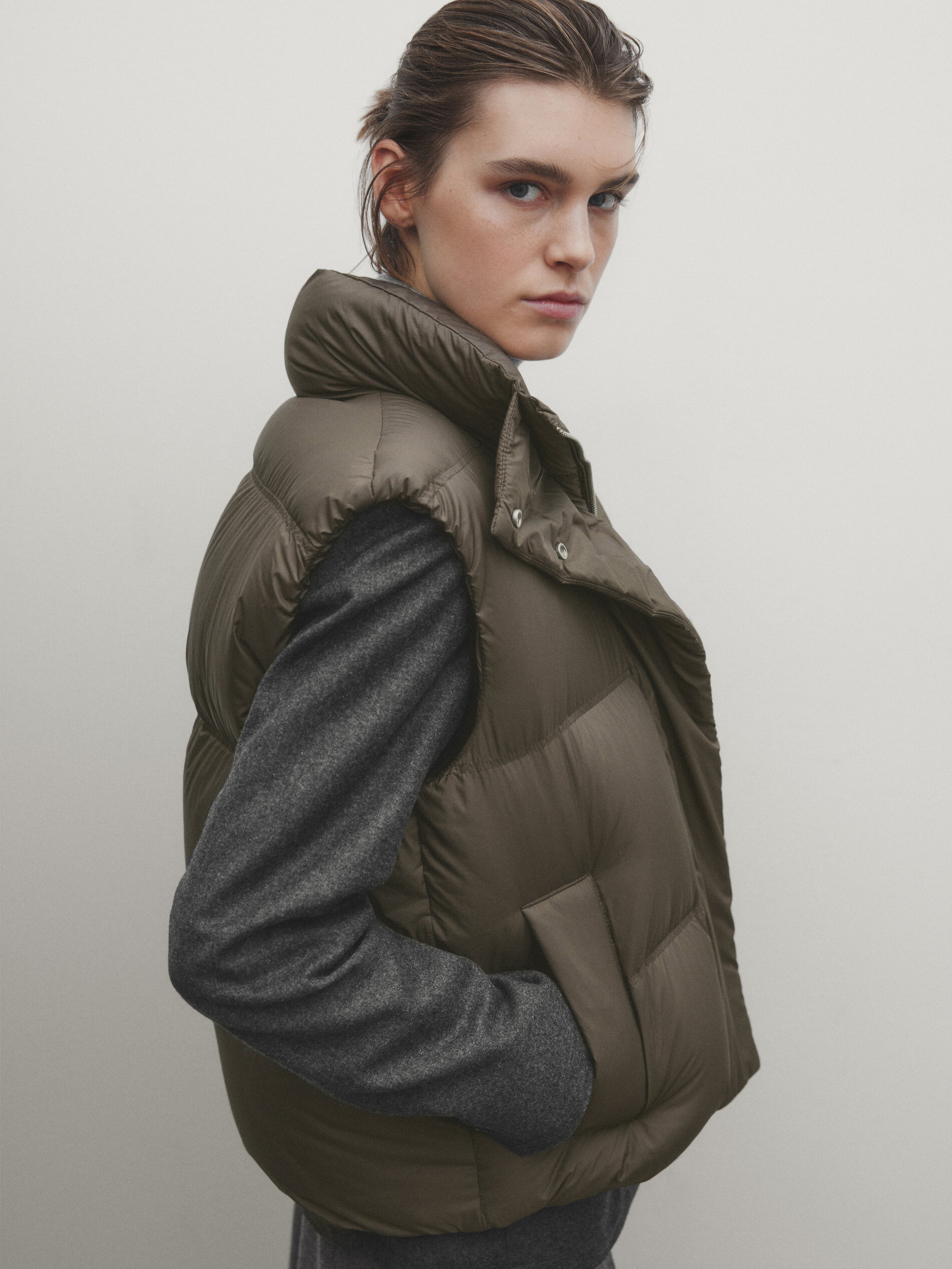 Puffer gilet with down and feather filling