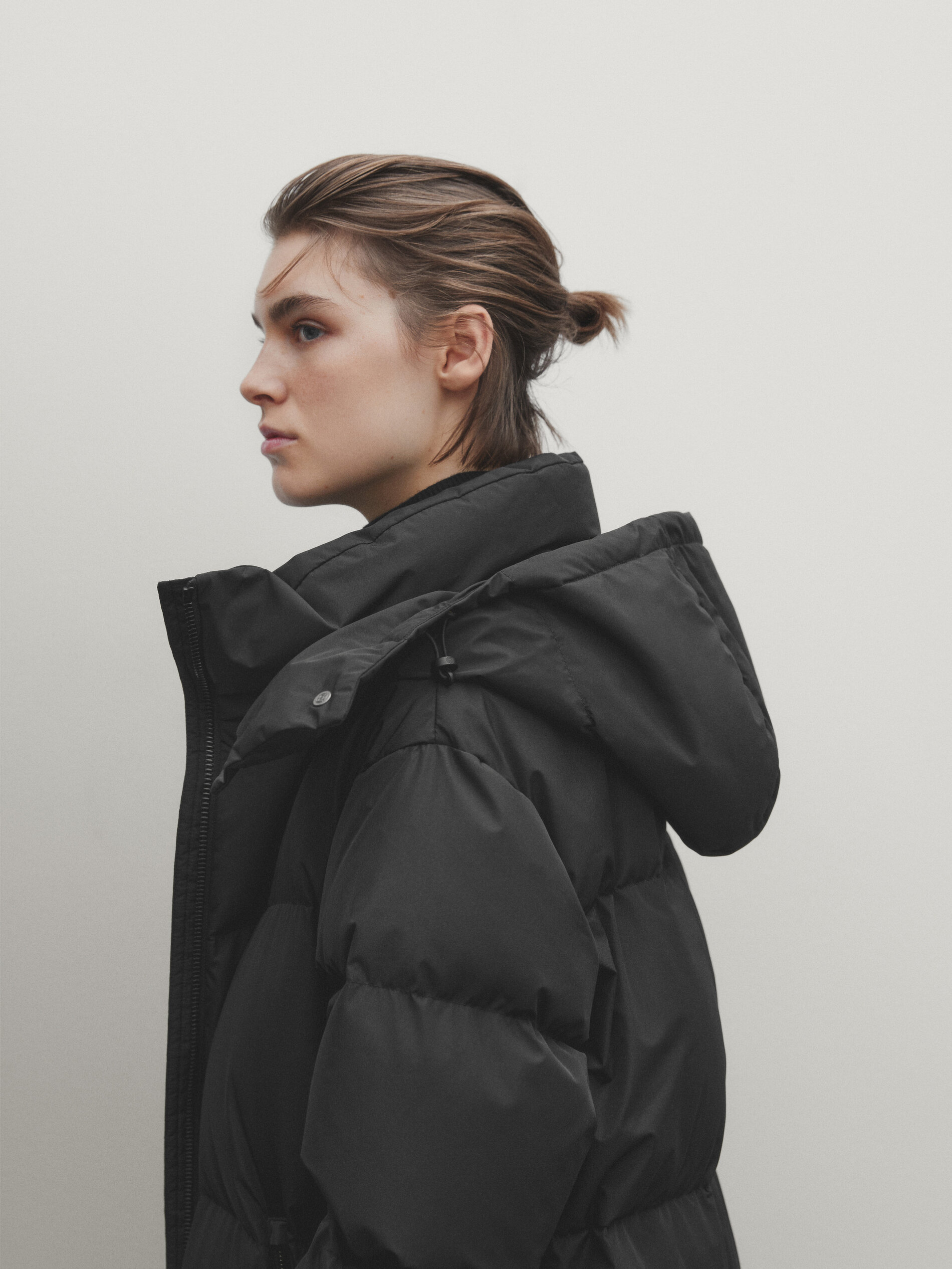 Hooded technical jacket with down and feathers filling