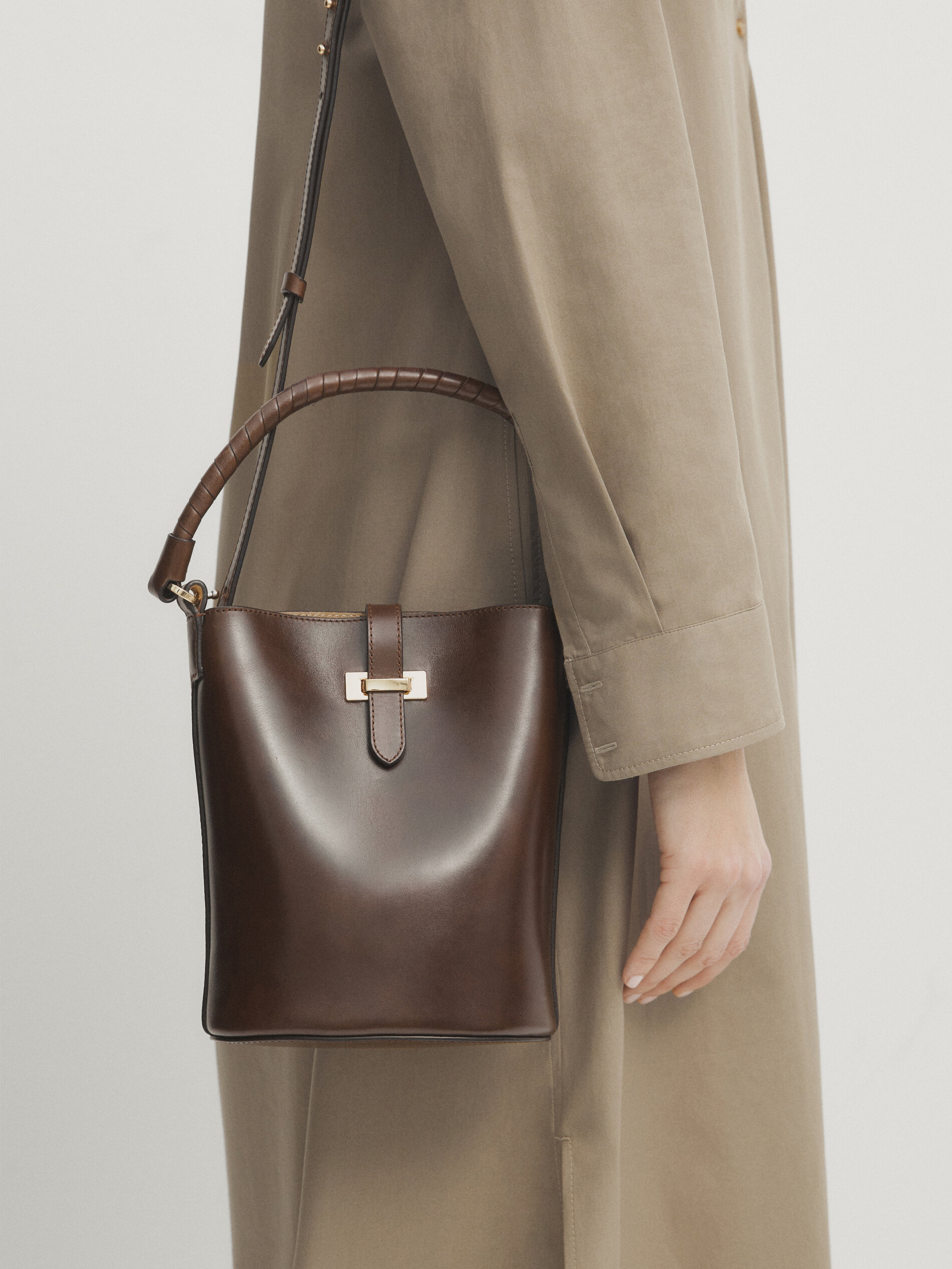 Bucket bag massimo dutti deals