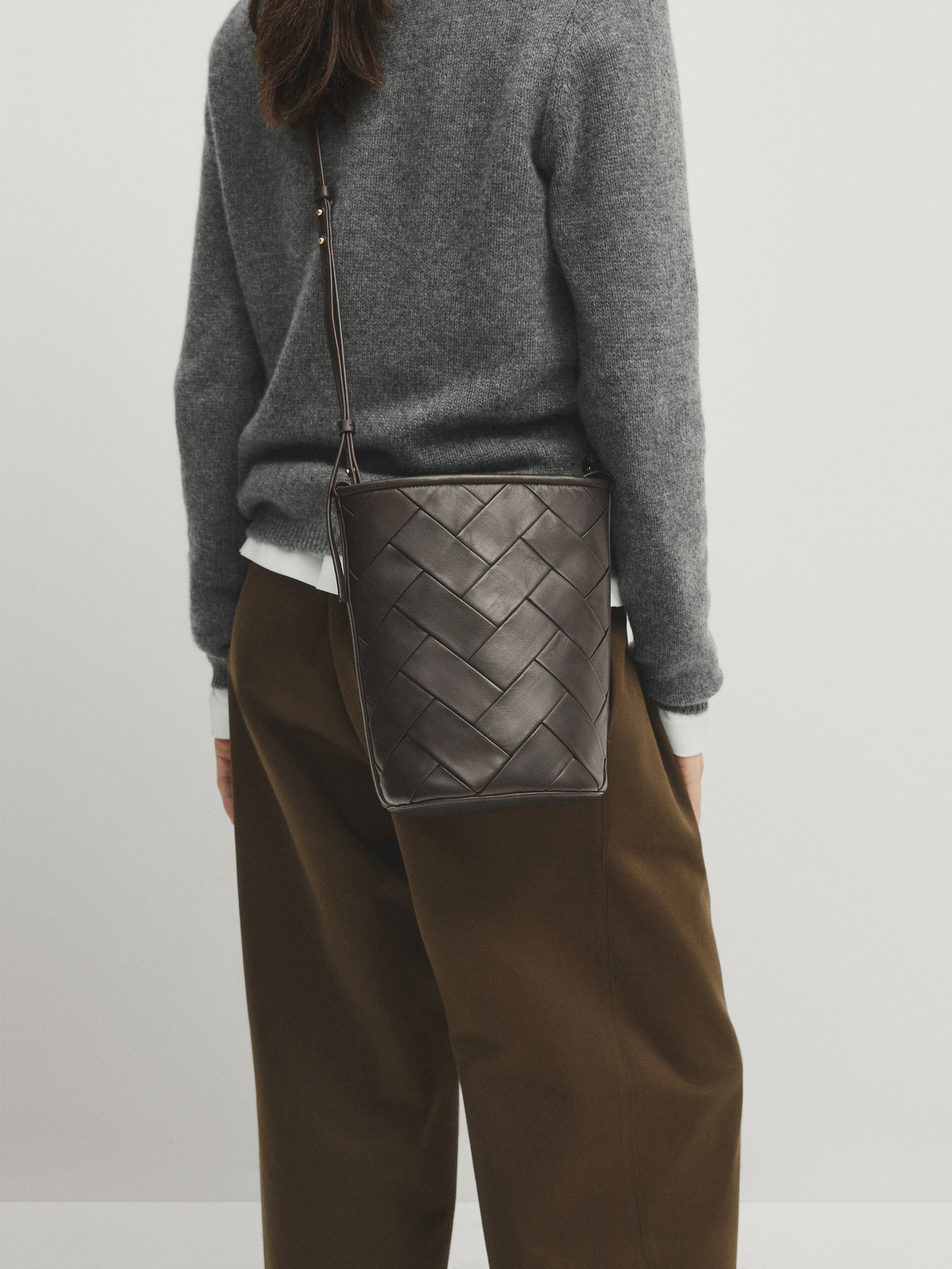 Woven nappa leather bucket bag Brown Accessories Massimo Dutti