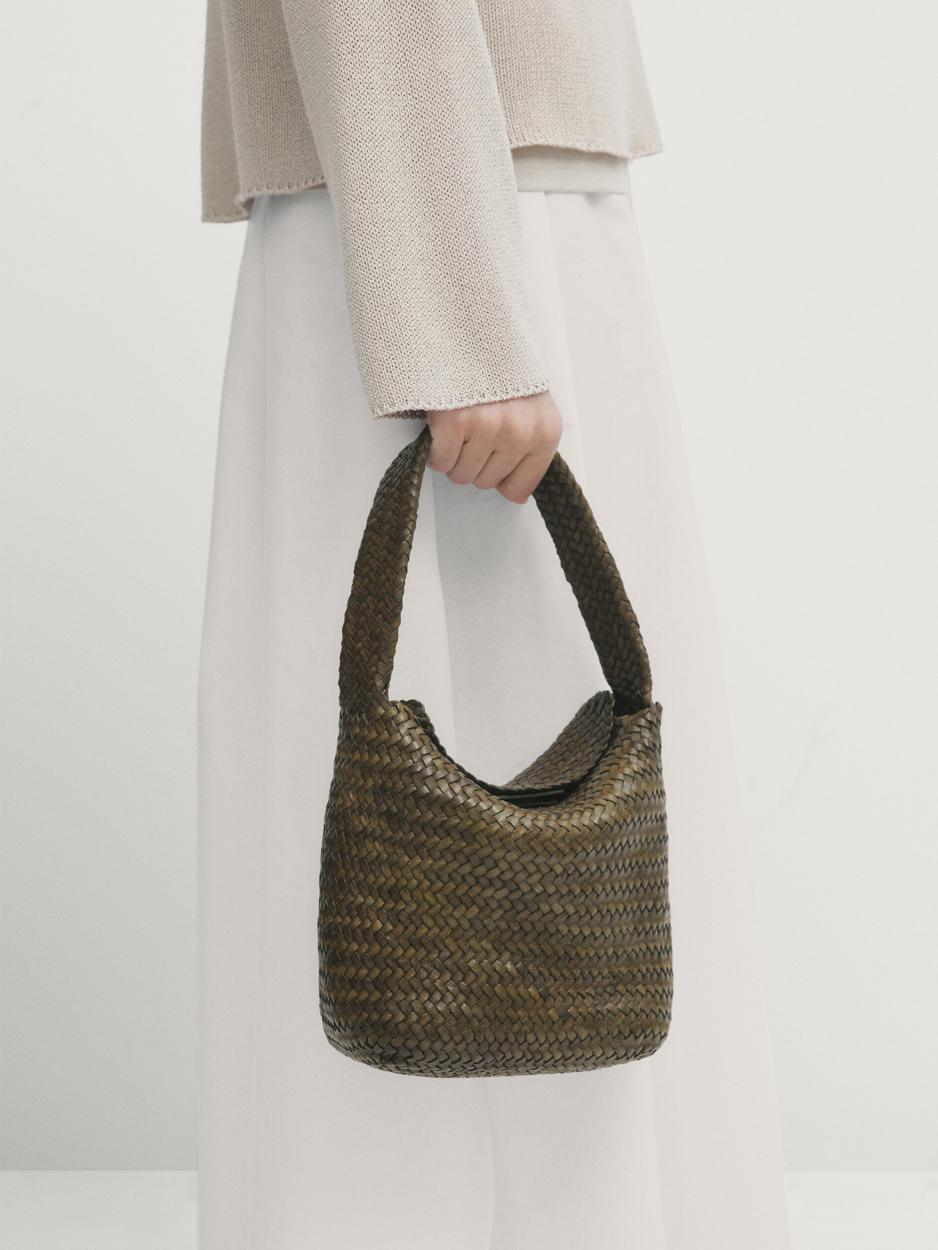 Massimo dutti sale leather bucket bag
