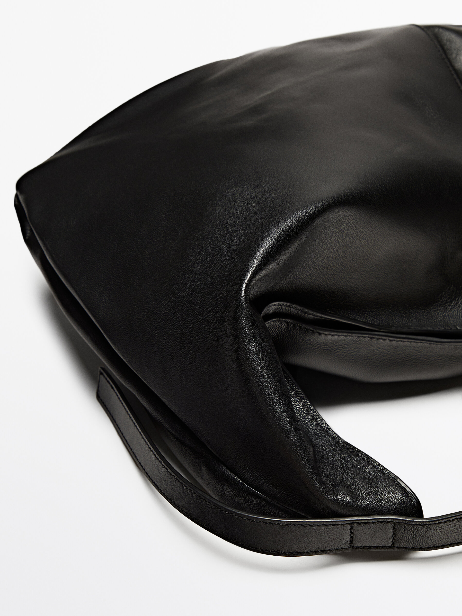 Massimo dutti black new arrivals leather bag