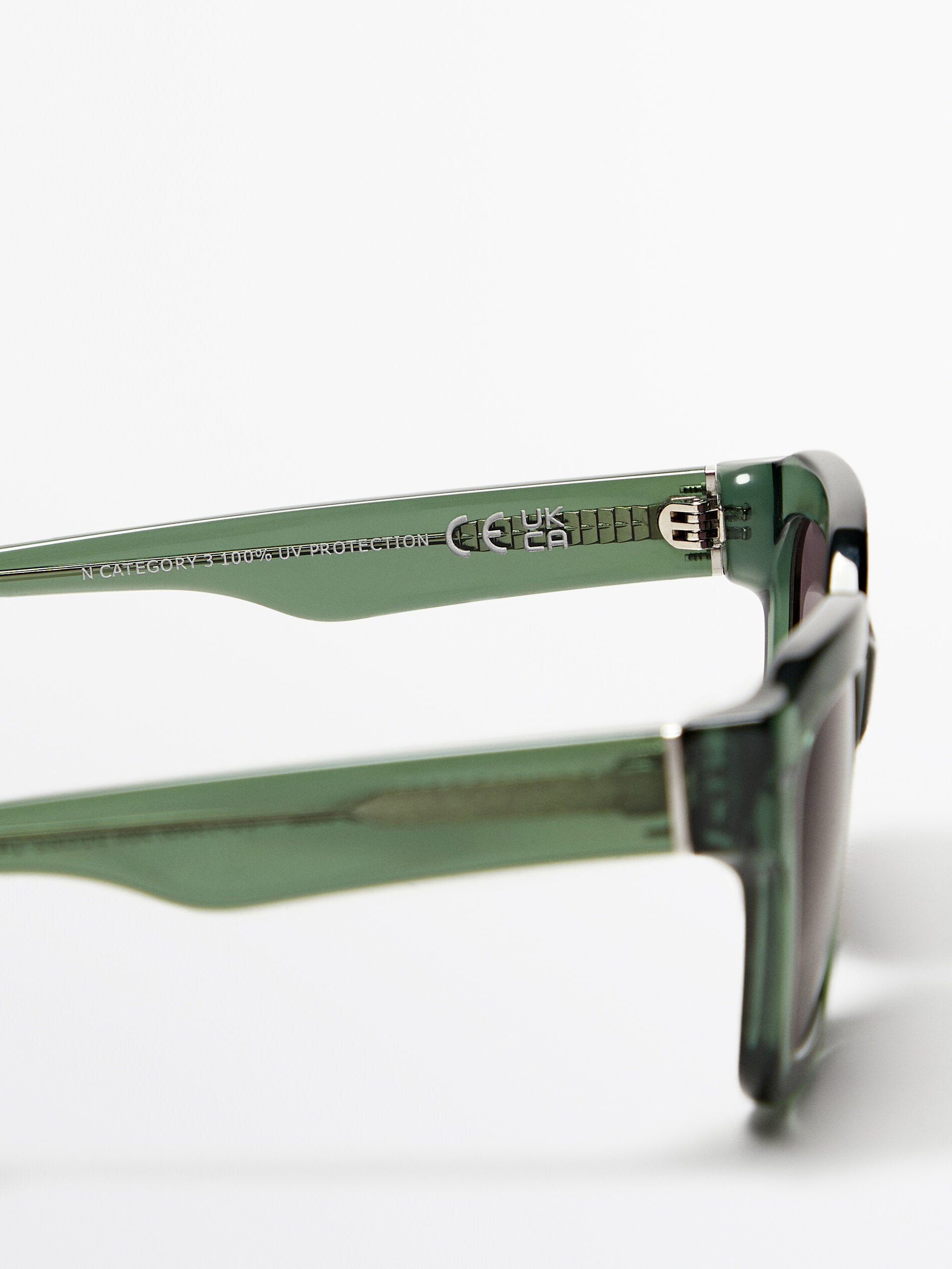 Gafas verdes pasta store