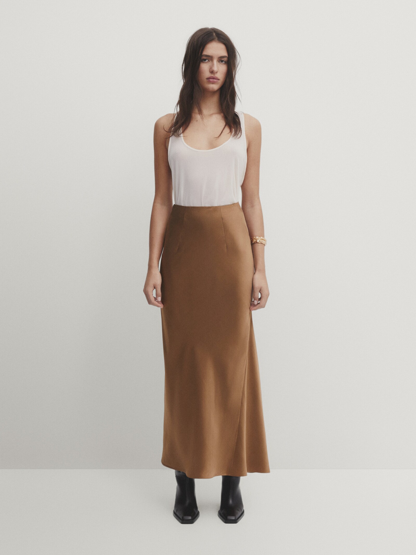 Long satin-finish silk skirt - Studio - Massimo Dutti