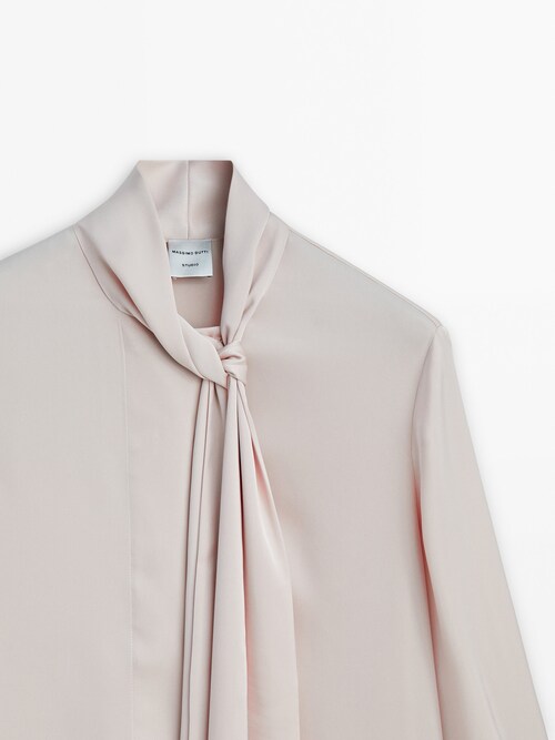 Hemd mit Schleife und Kragen · Rosa Nude · Hemden | Massimo Dutti | Blusenshirts