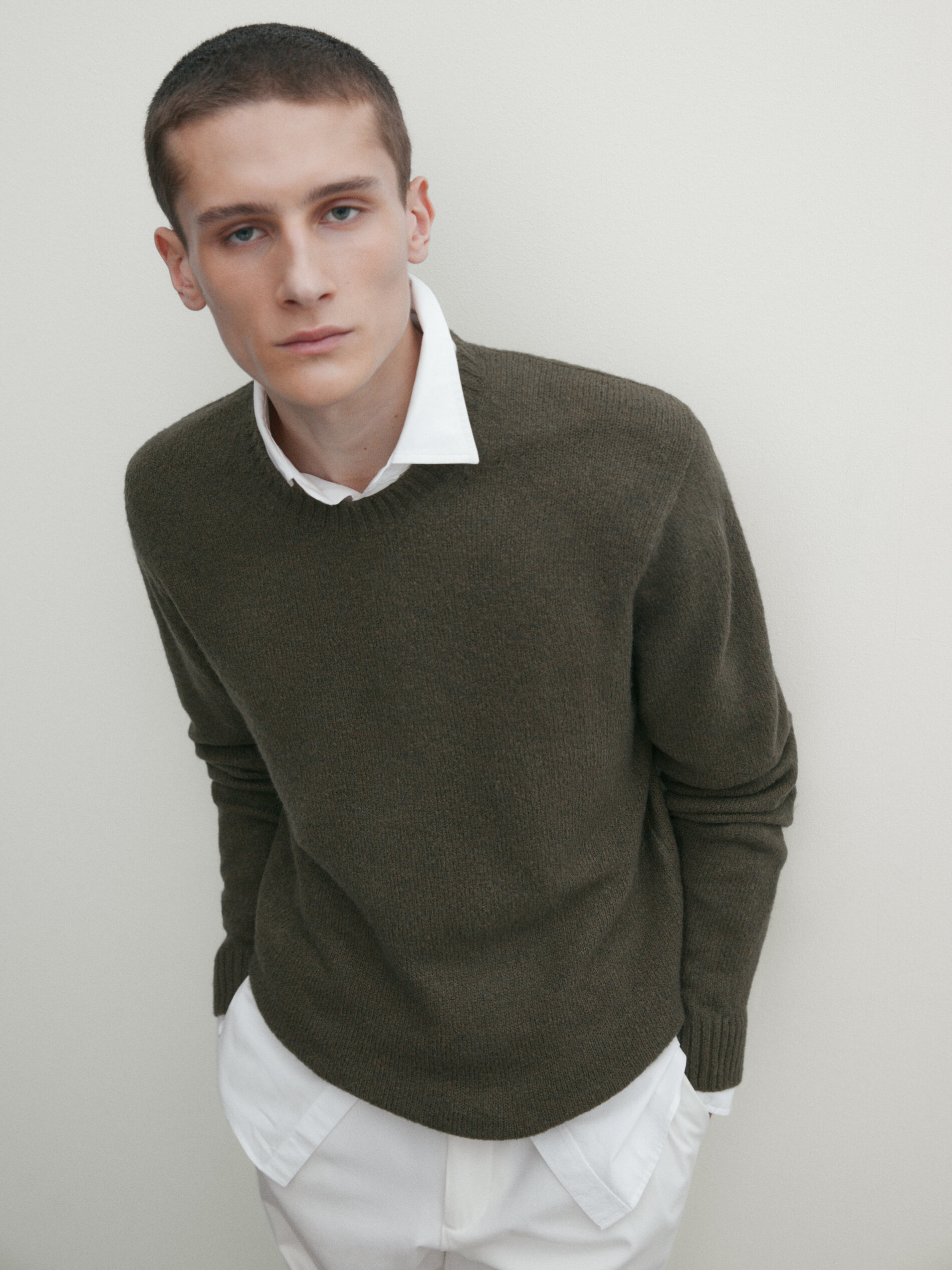Pull col hotsell rond avec chemise