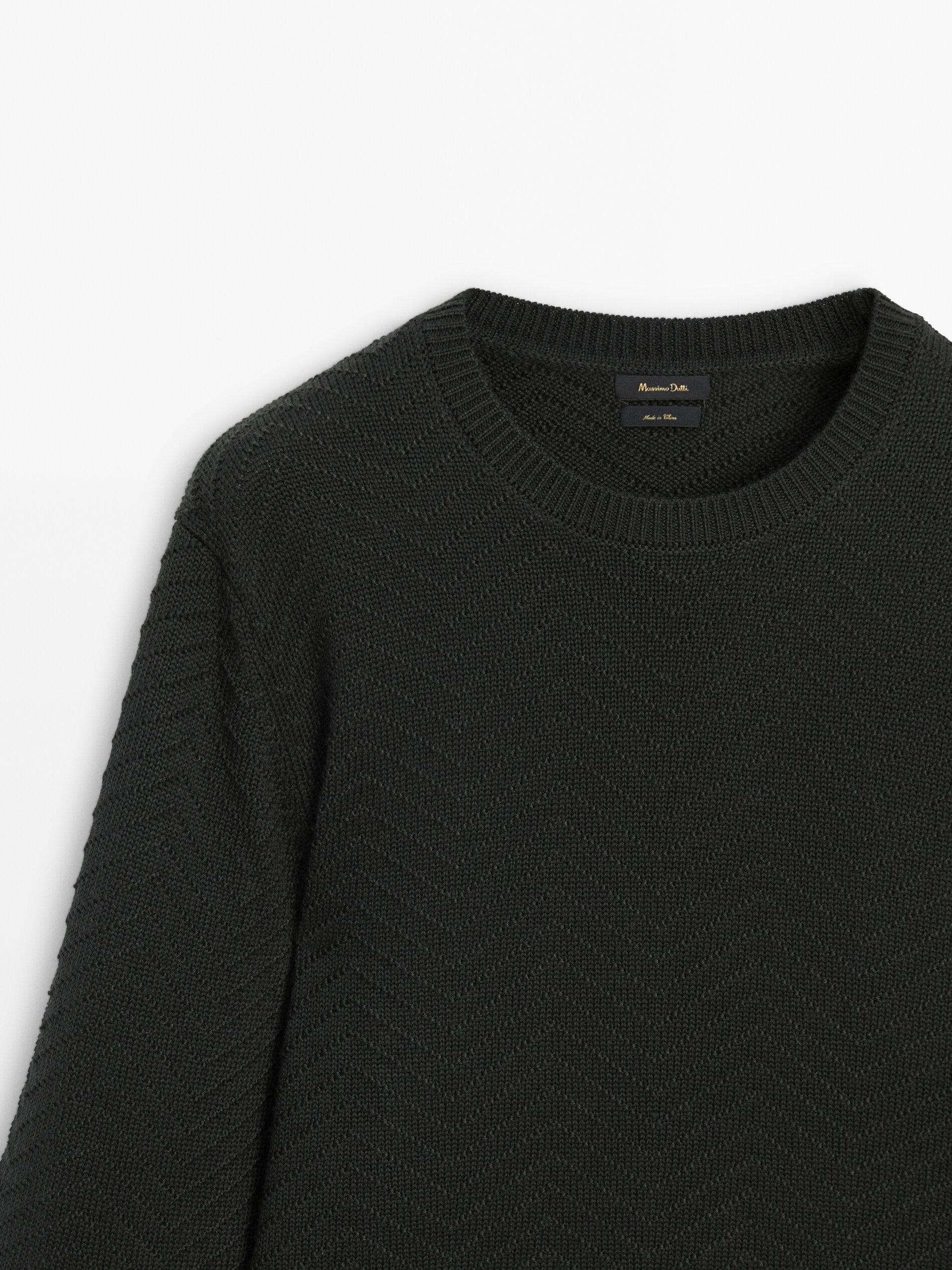 Crew neck zigzag knit sweater