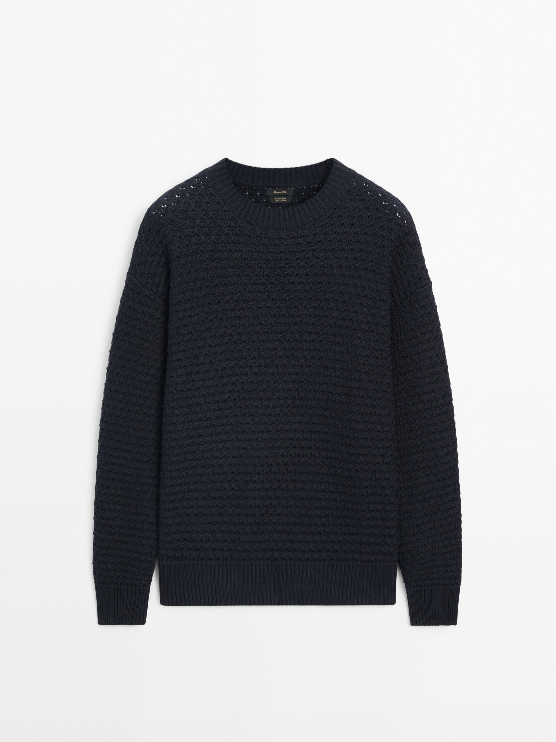 Crew neck knit sweater