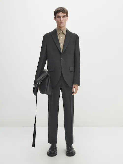 Massimo Dutti tiene este traje gris de hombre con rebajas