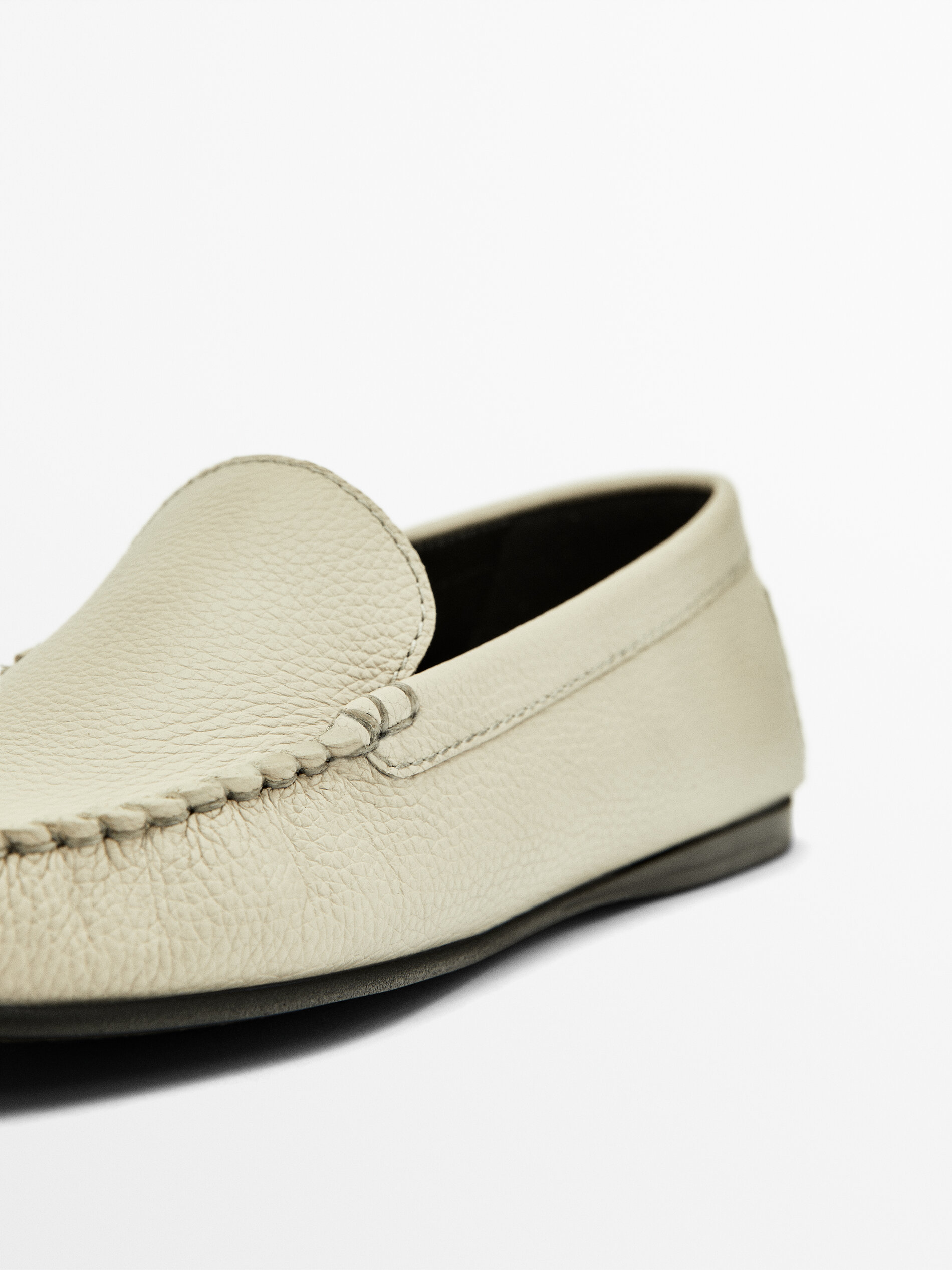 Leather loafers Cream Flat Shoes Massimo Dutti