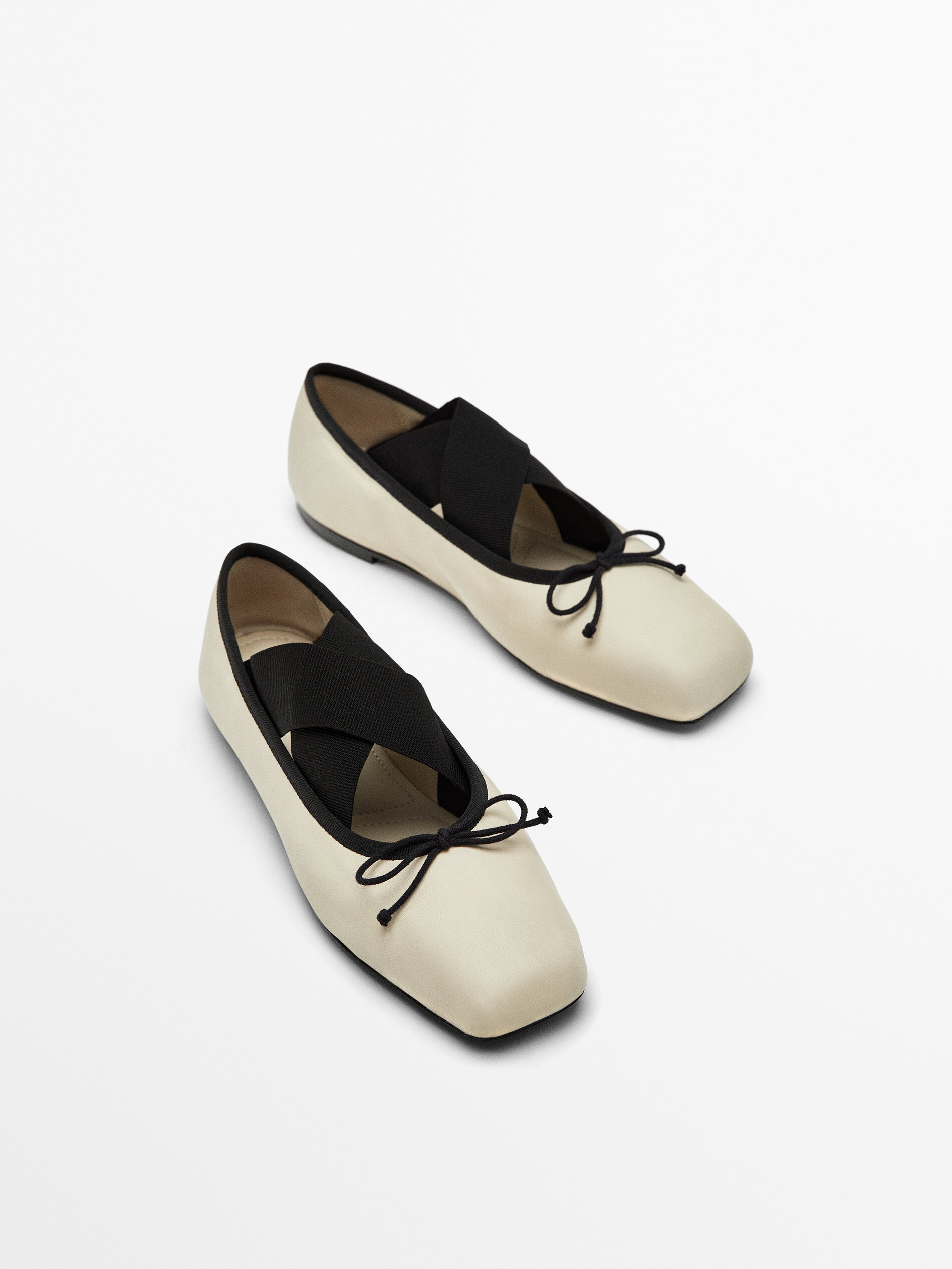 Ballet flats with bow Studio Cream Flat Shoes Massimo Dutti
