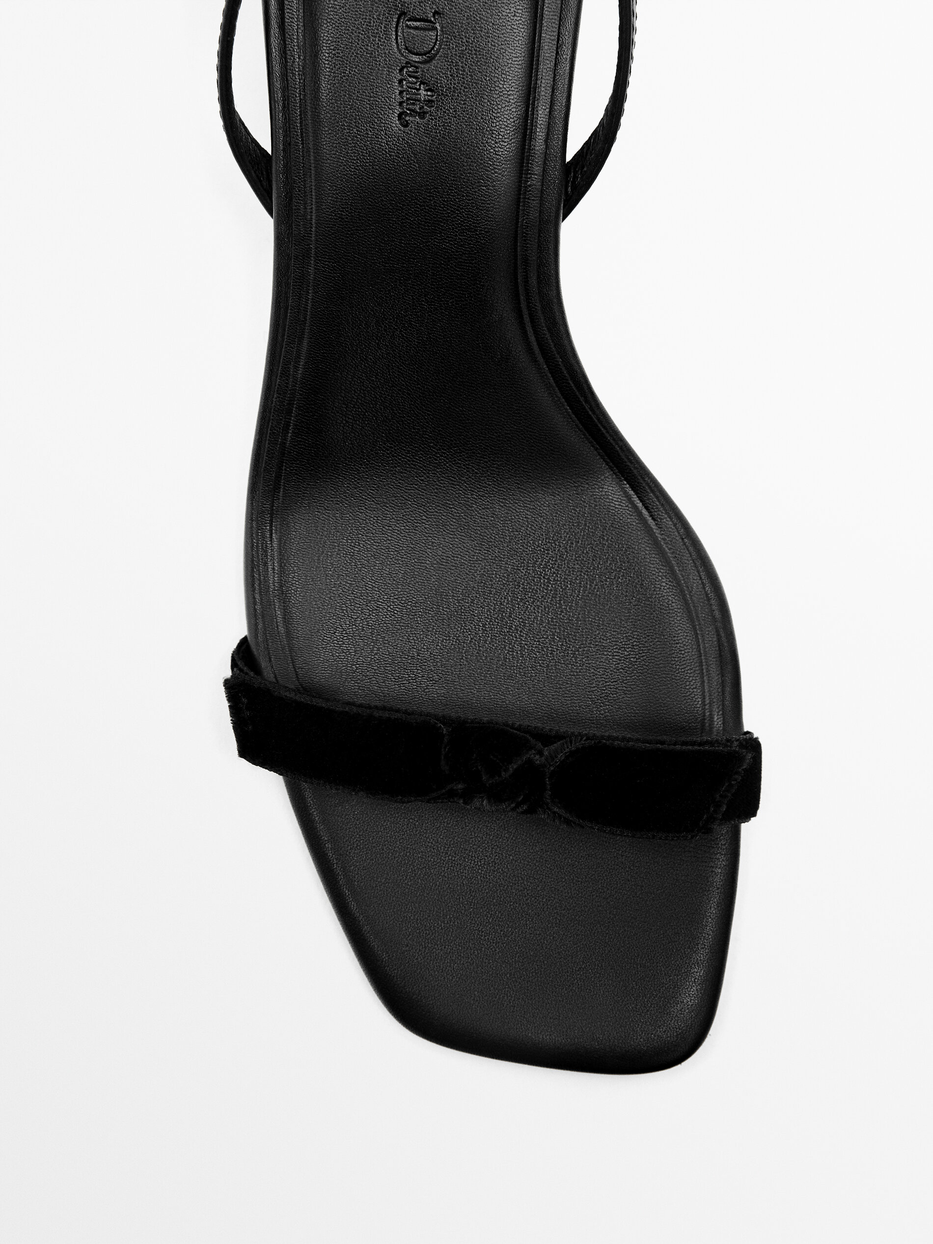 Bow sandals