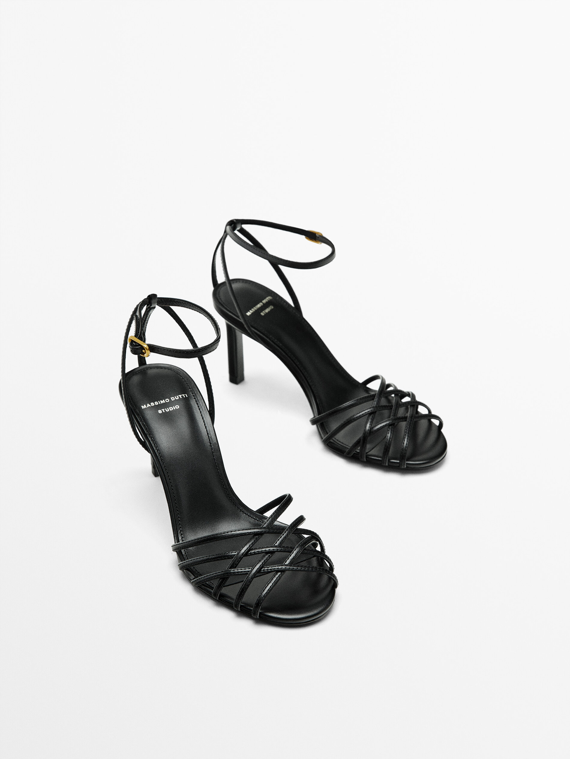 Cage sandals top