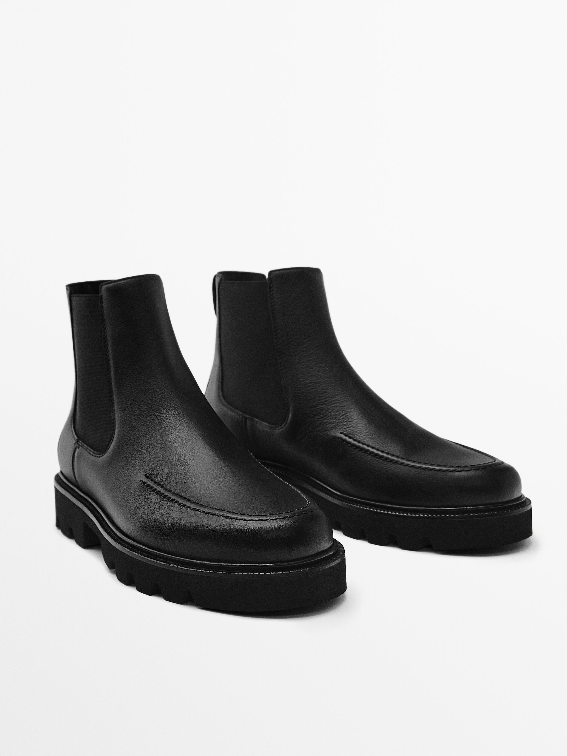 Moc toe deals chelsea boots