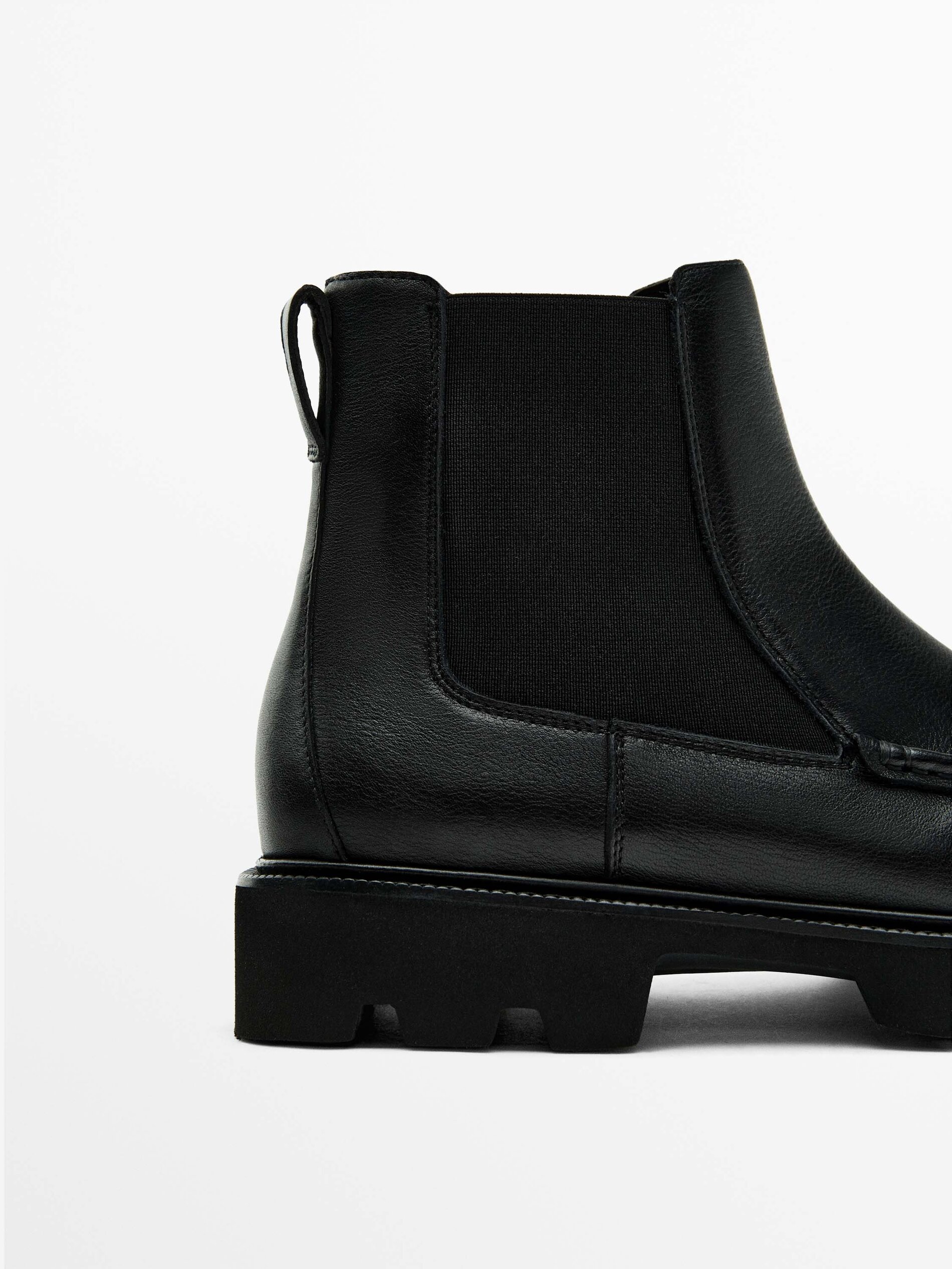 Moc toe clearance chelsea boots