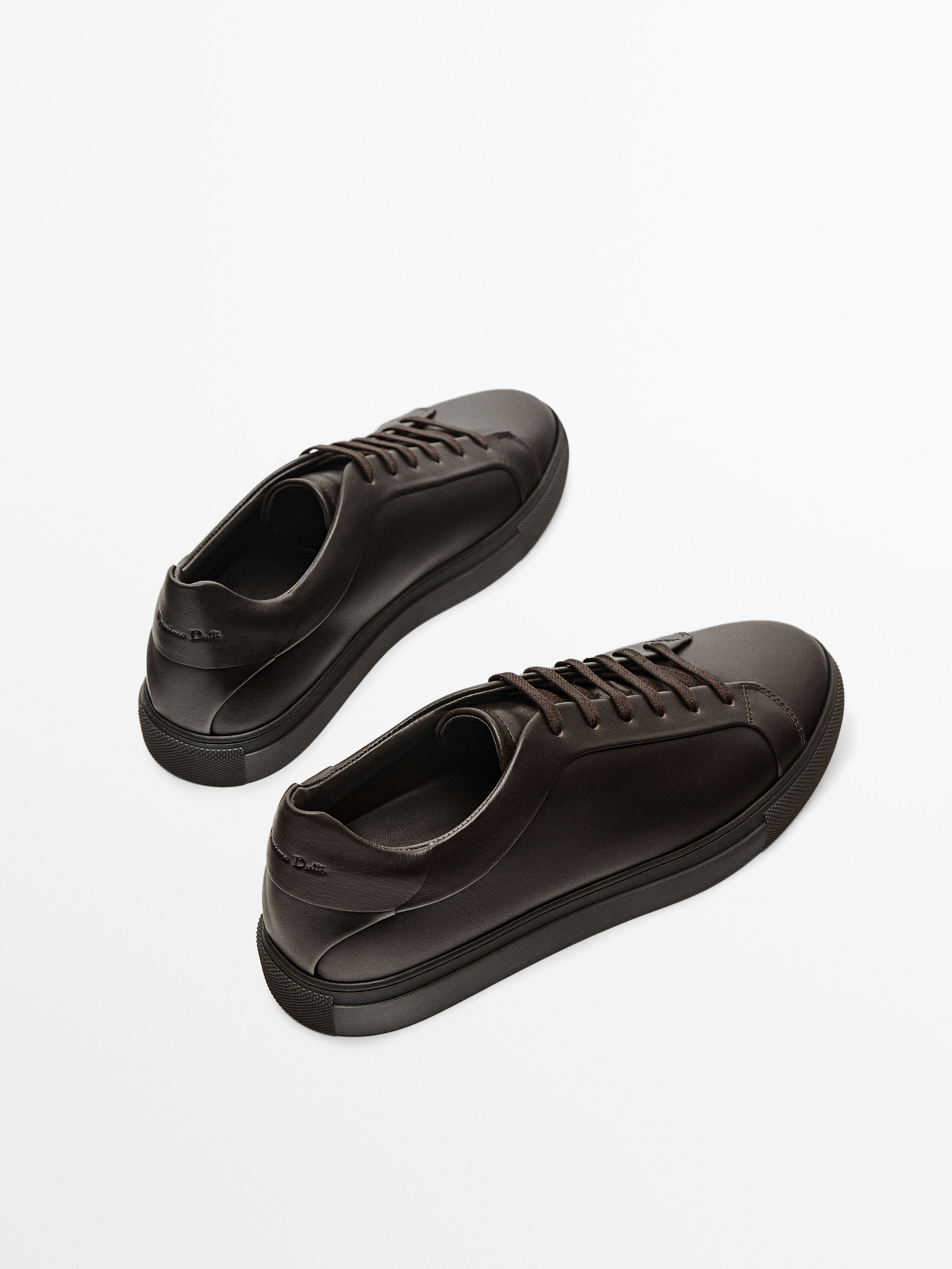 Donkerbruine leren sneakers