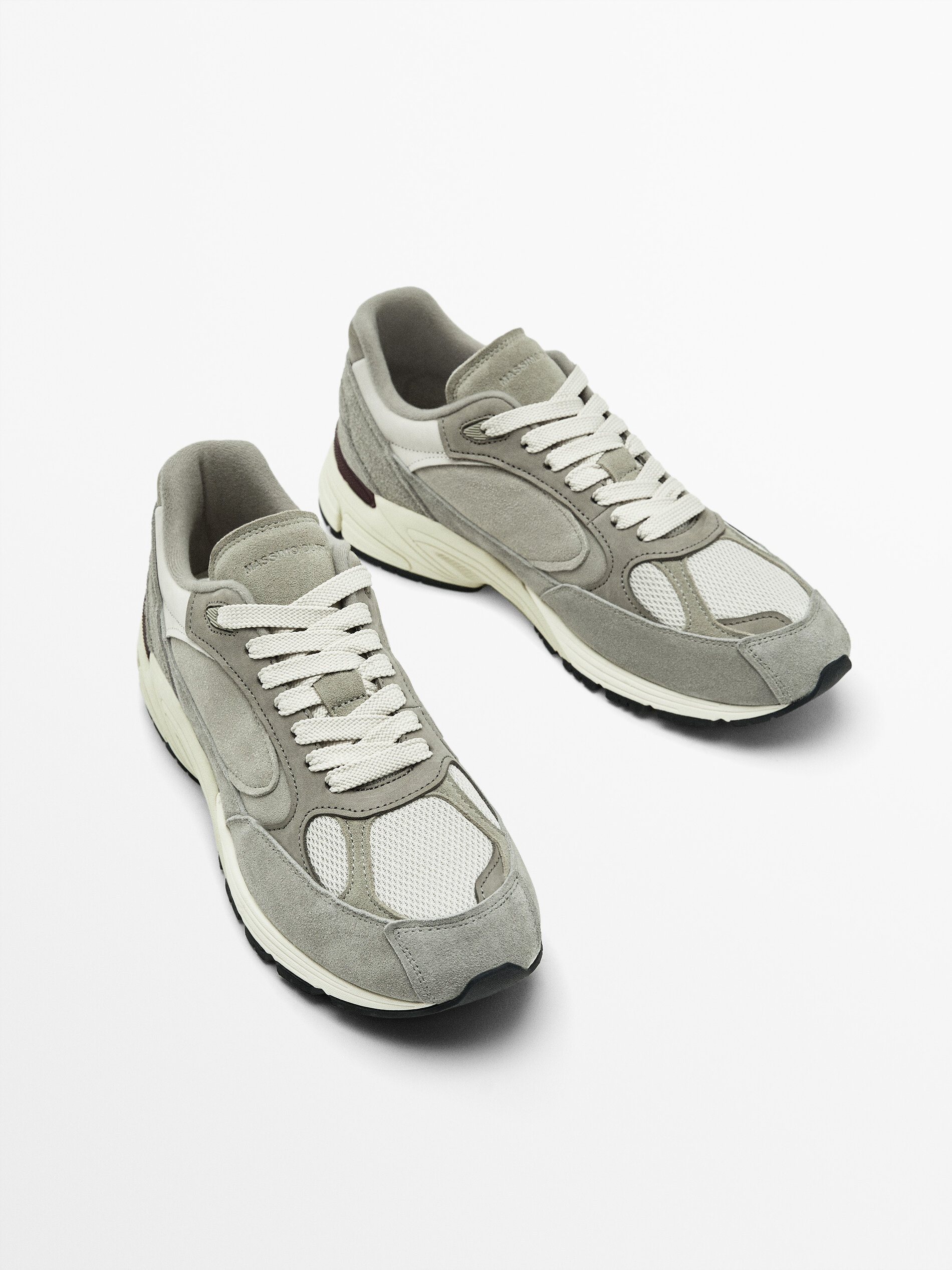 Grey contrasting trainers