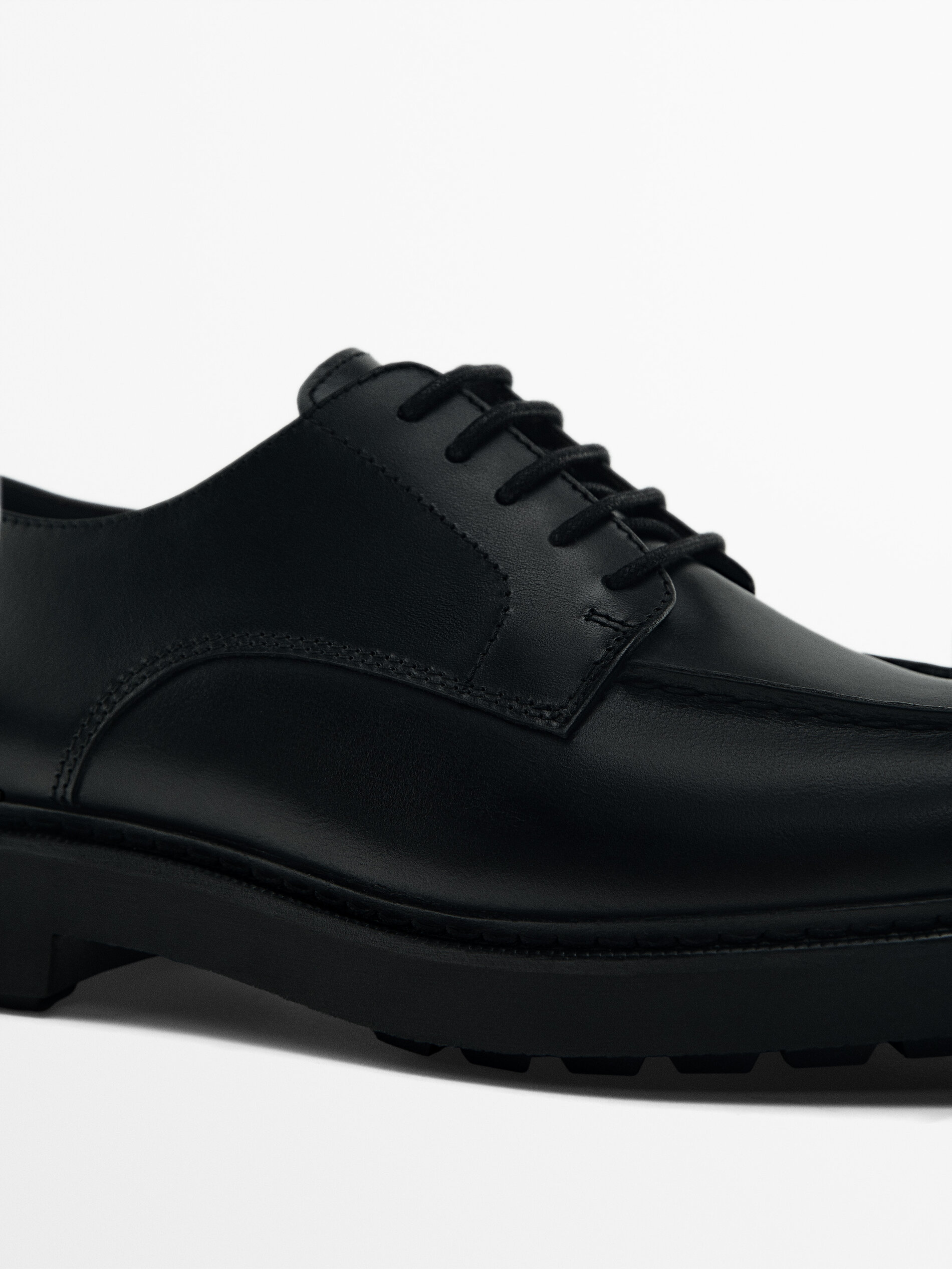 Scarpe nere con bordino