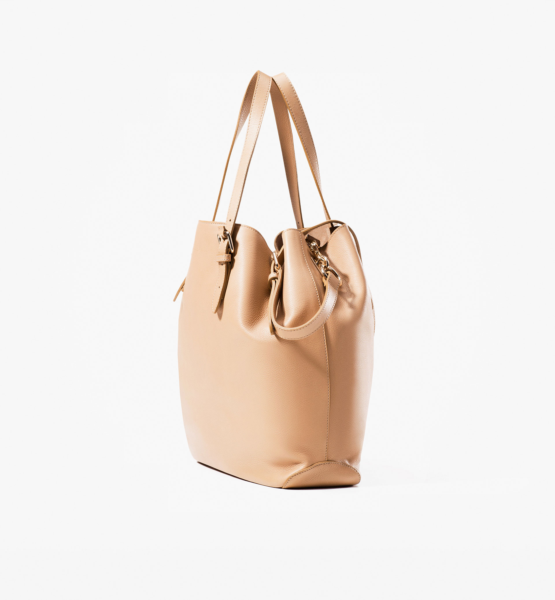 СУМКА-ШОПЕР С ПРЯЖКАМИ