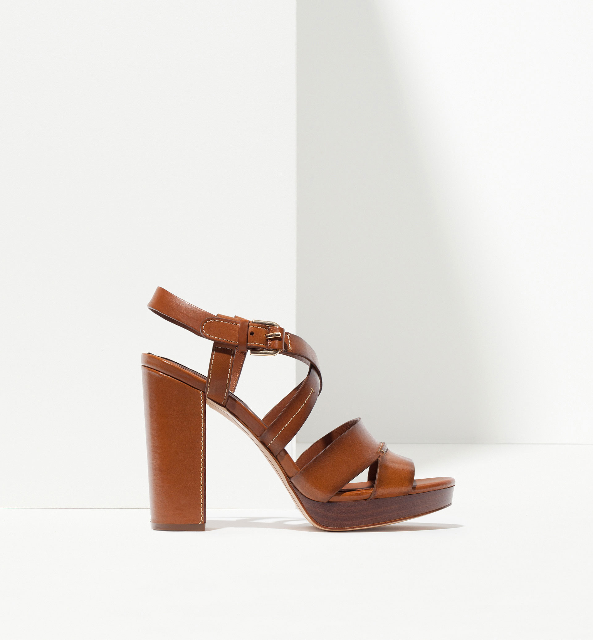 САНДАЛИИ С КОЖАНОЙ ПРОШИВКОЙ