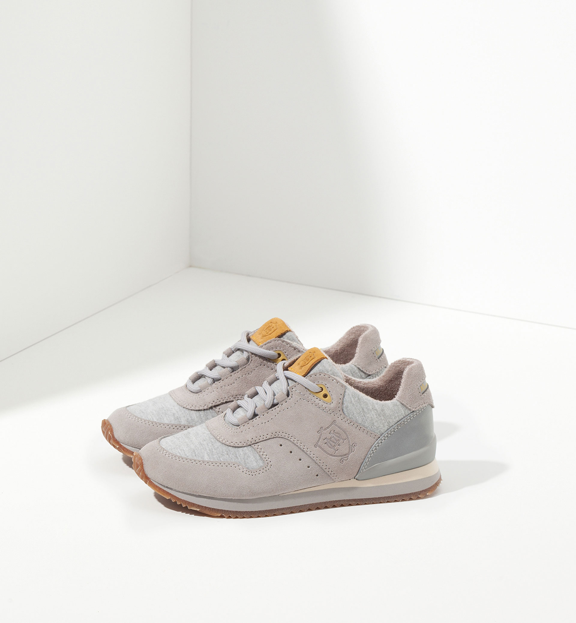 КРОССОВКИ СЕРЫЕ