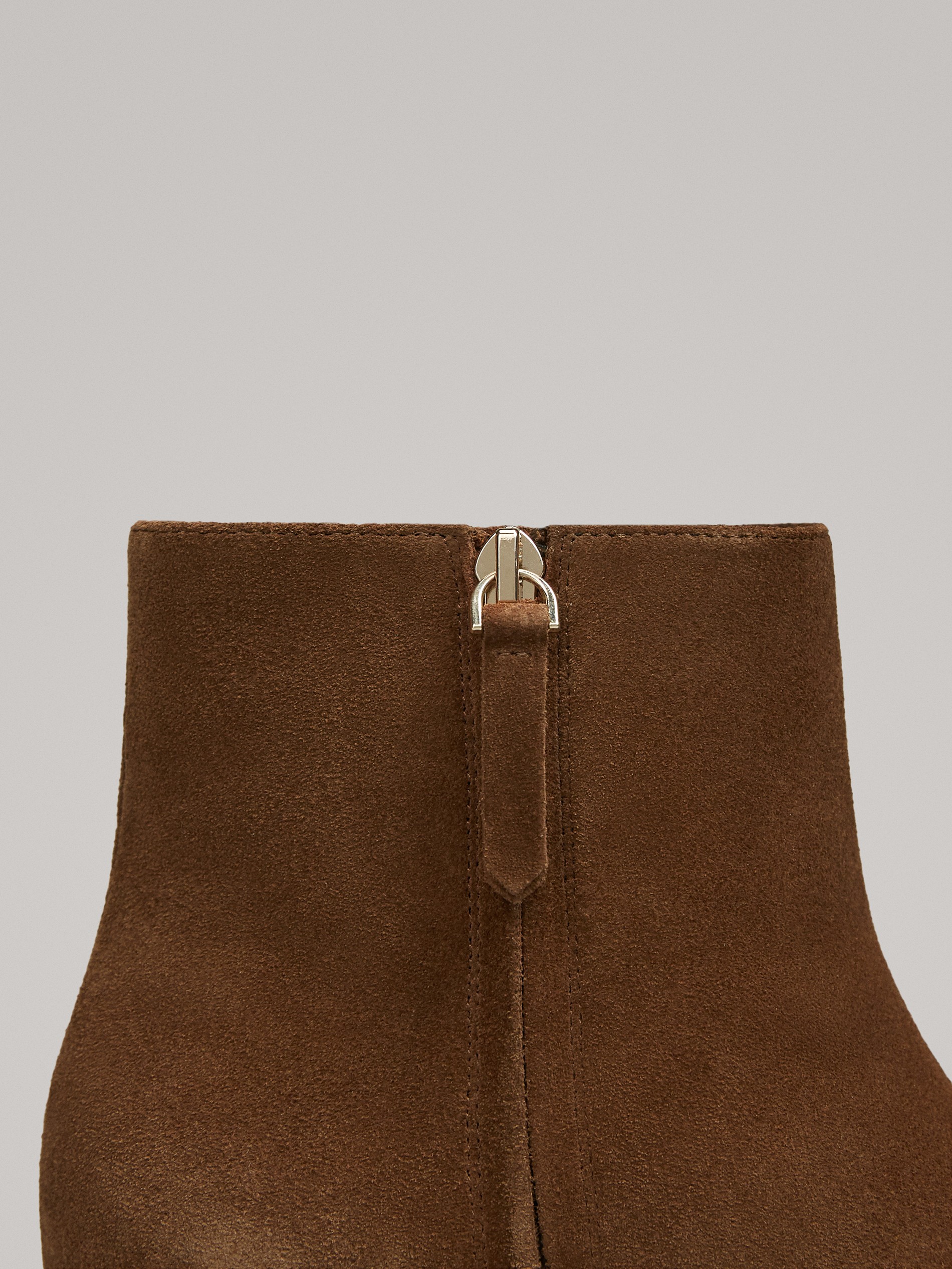 FLACHE STIEFELETTEN AUS RAULEDER FLACHE STIEFELETTEN AUS RAULEDER
