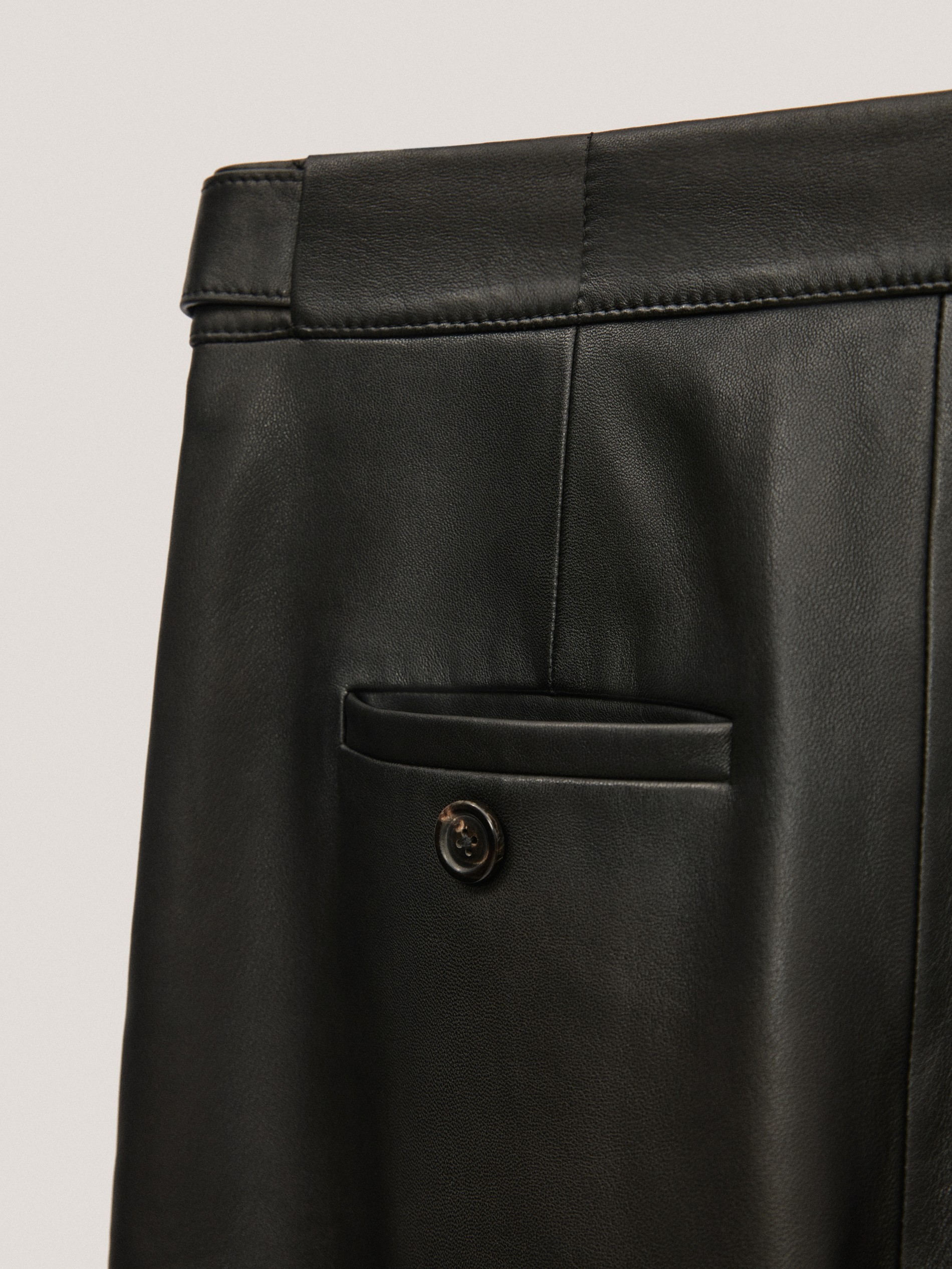 Black leather darted trousers - null 