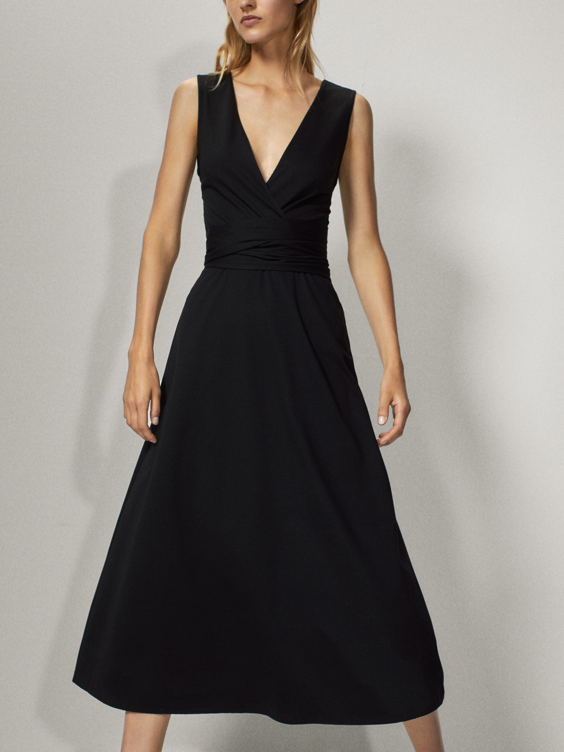 massimo-dutti-v-neck-black-dress