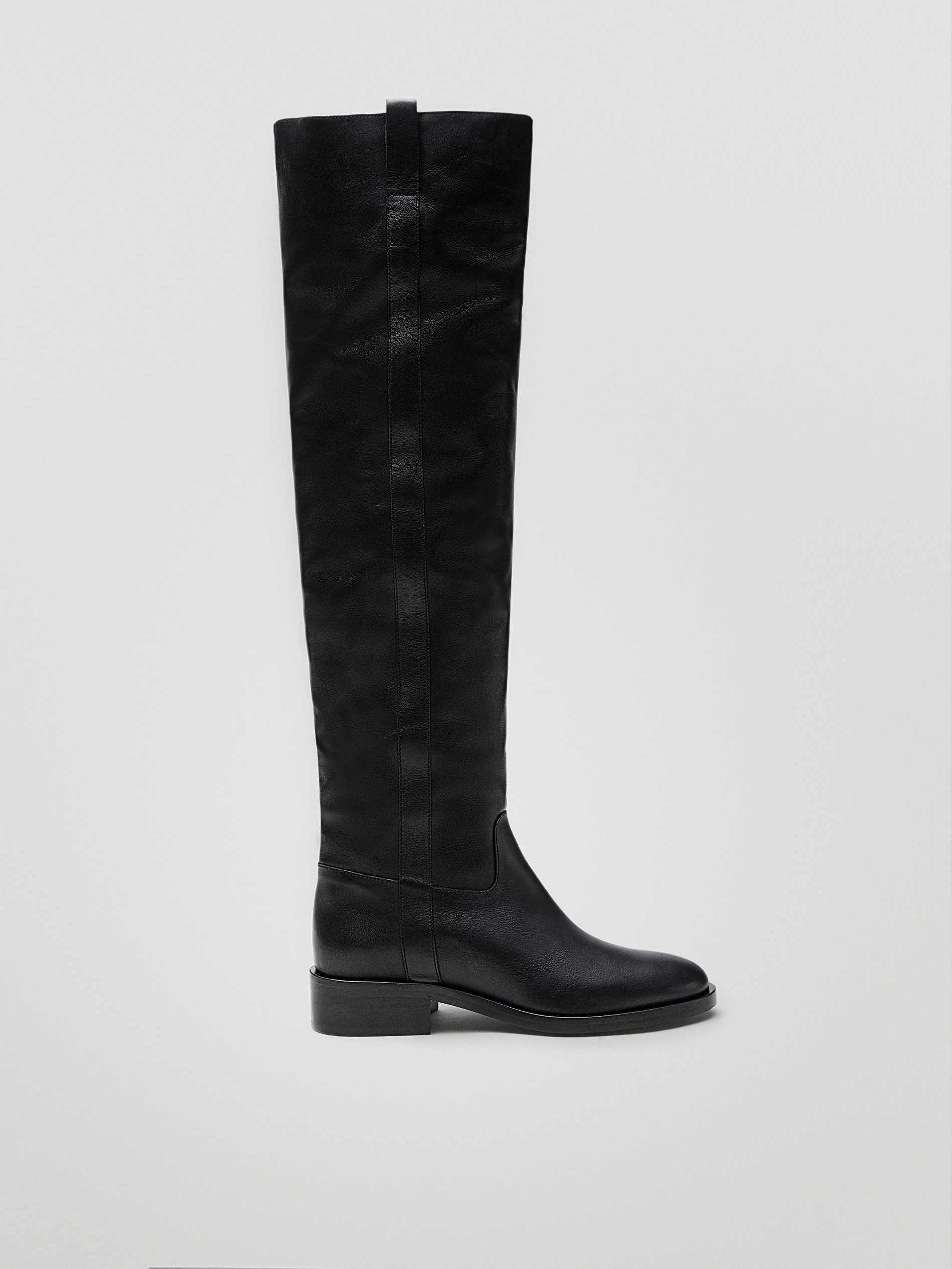 lined black boots